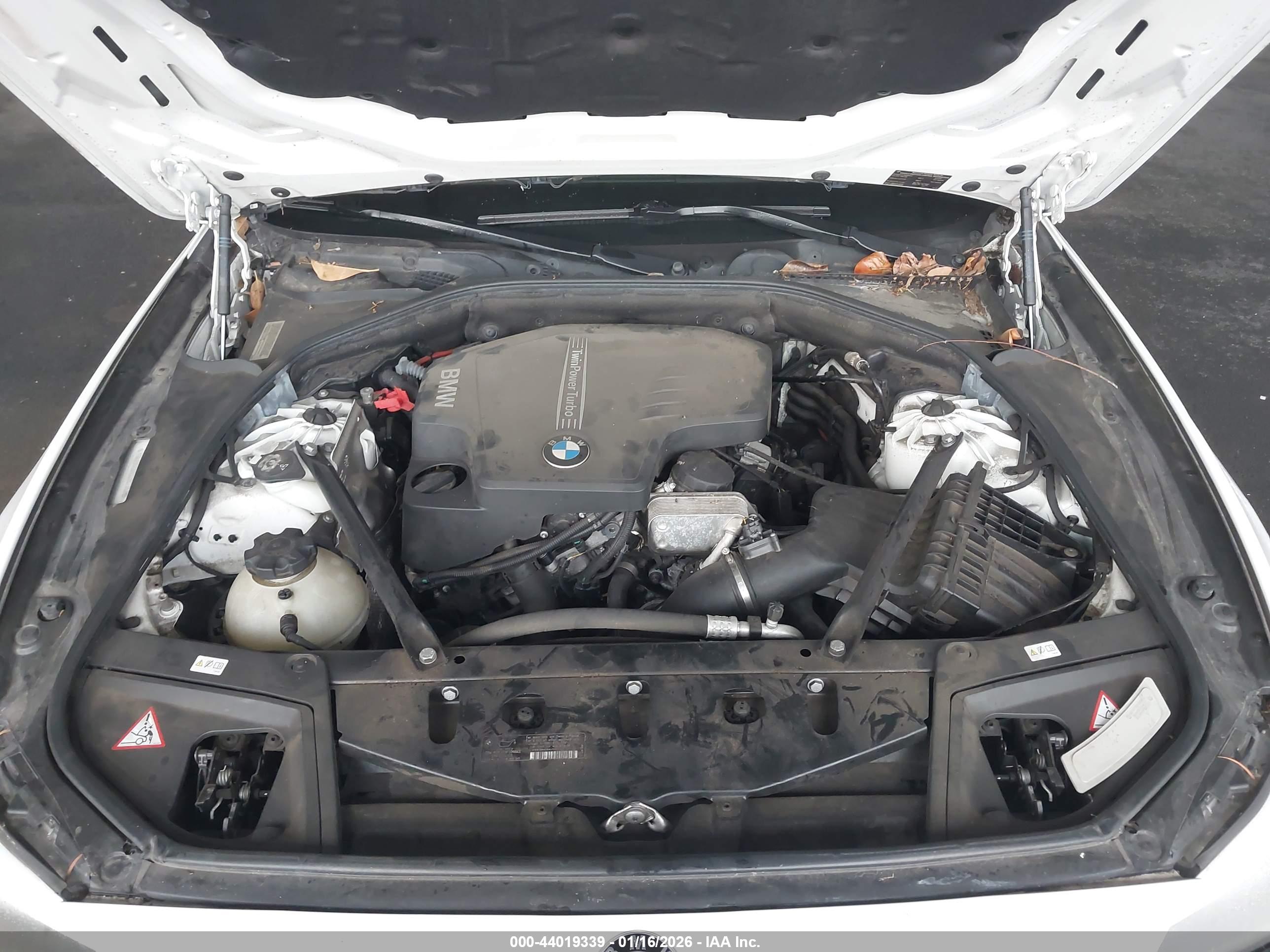 BMW 528I image 10