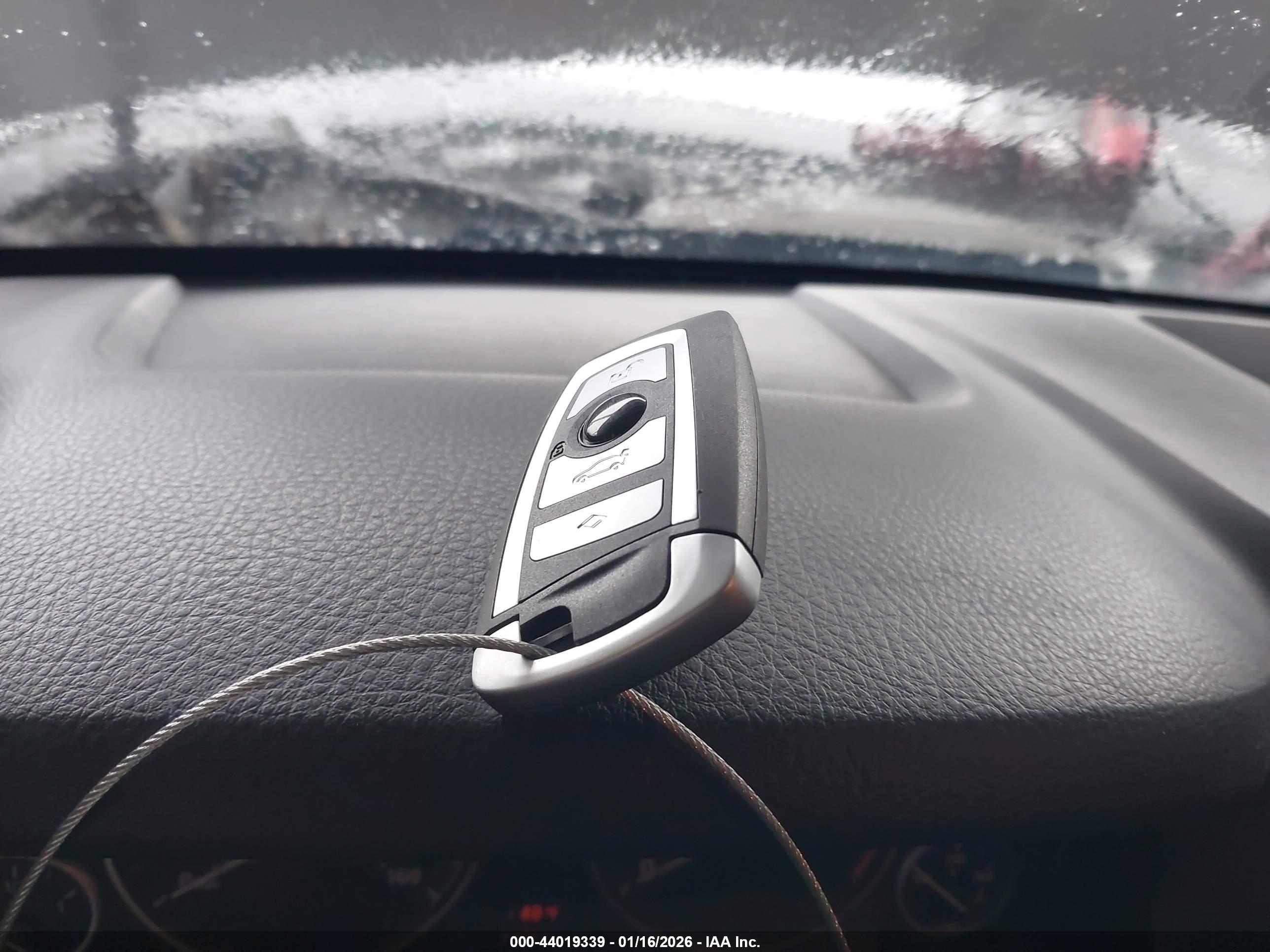 BMW 528I image 11