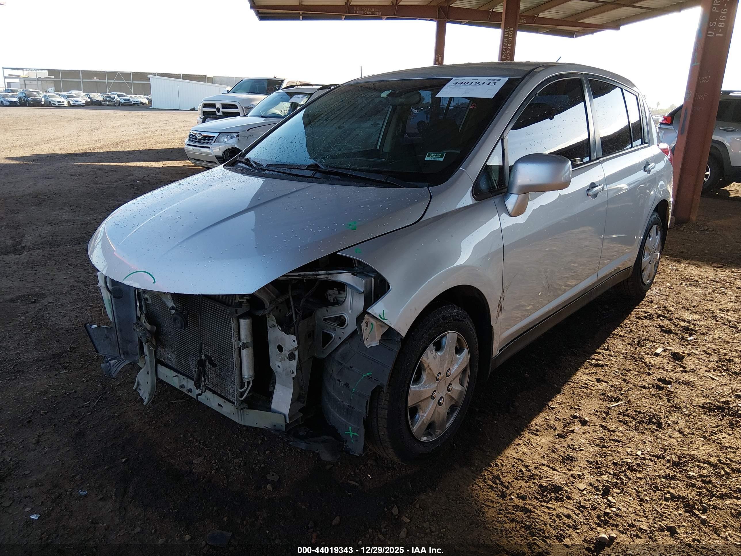 NISSAN VERSA image 2