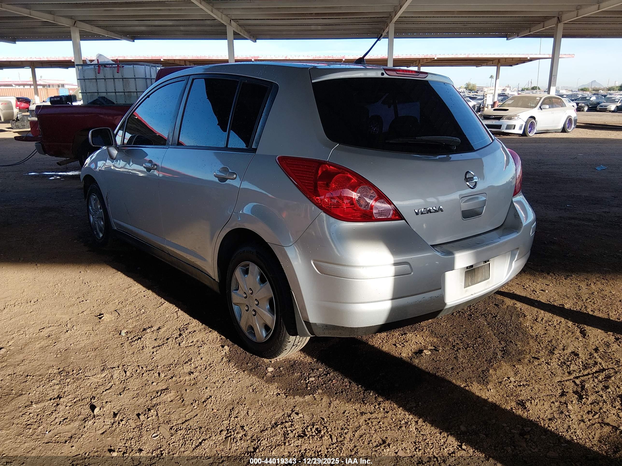 NISSAN VERSA image 3