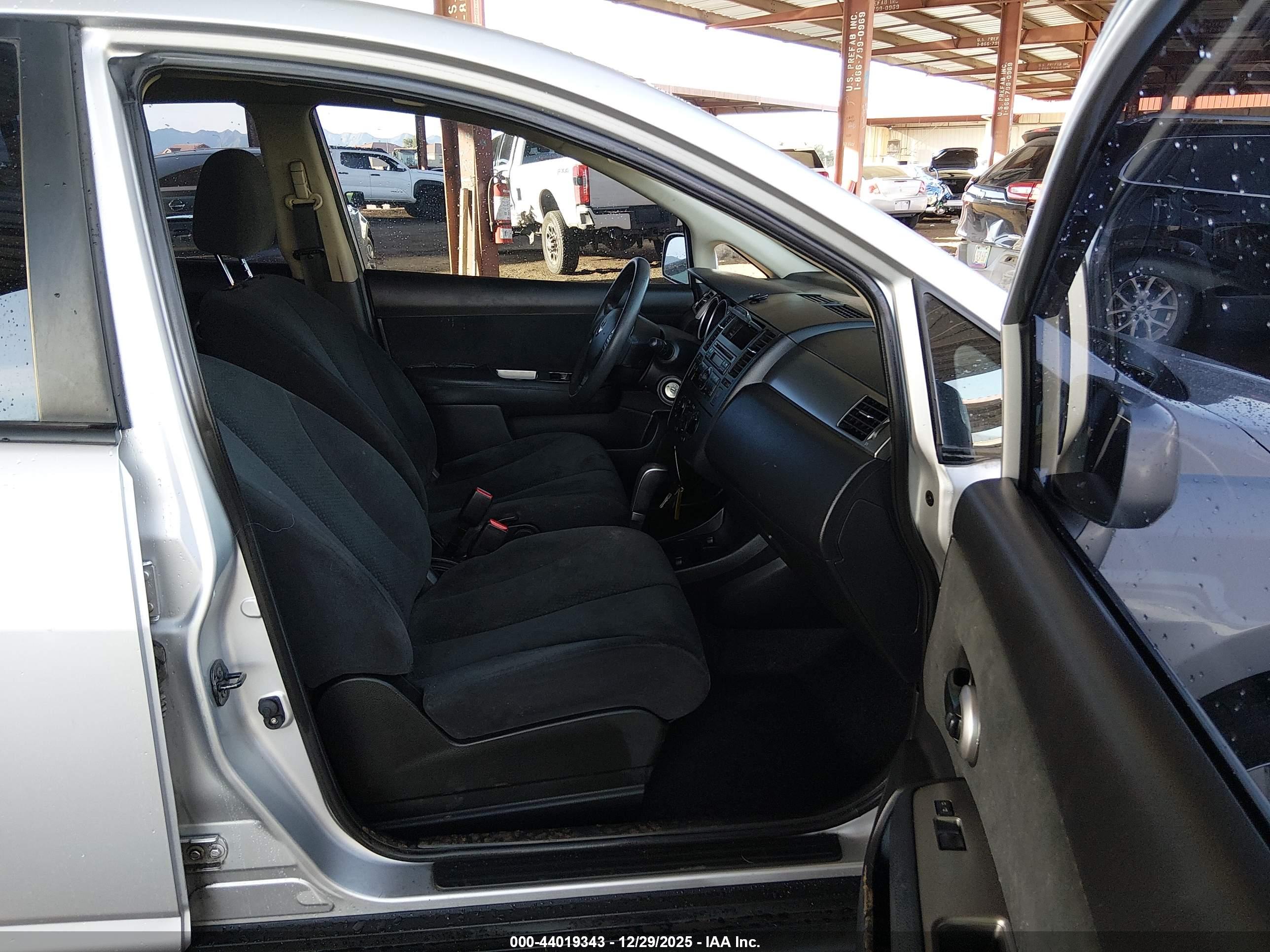NISSAN VERSA image 5