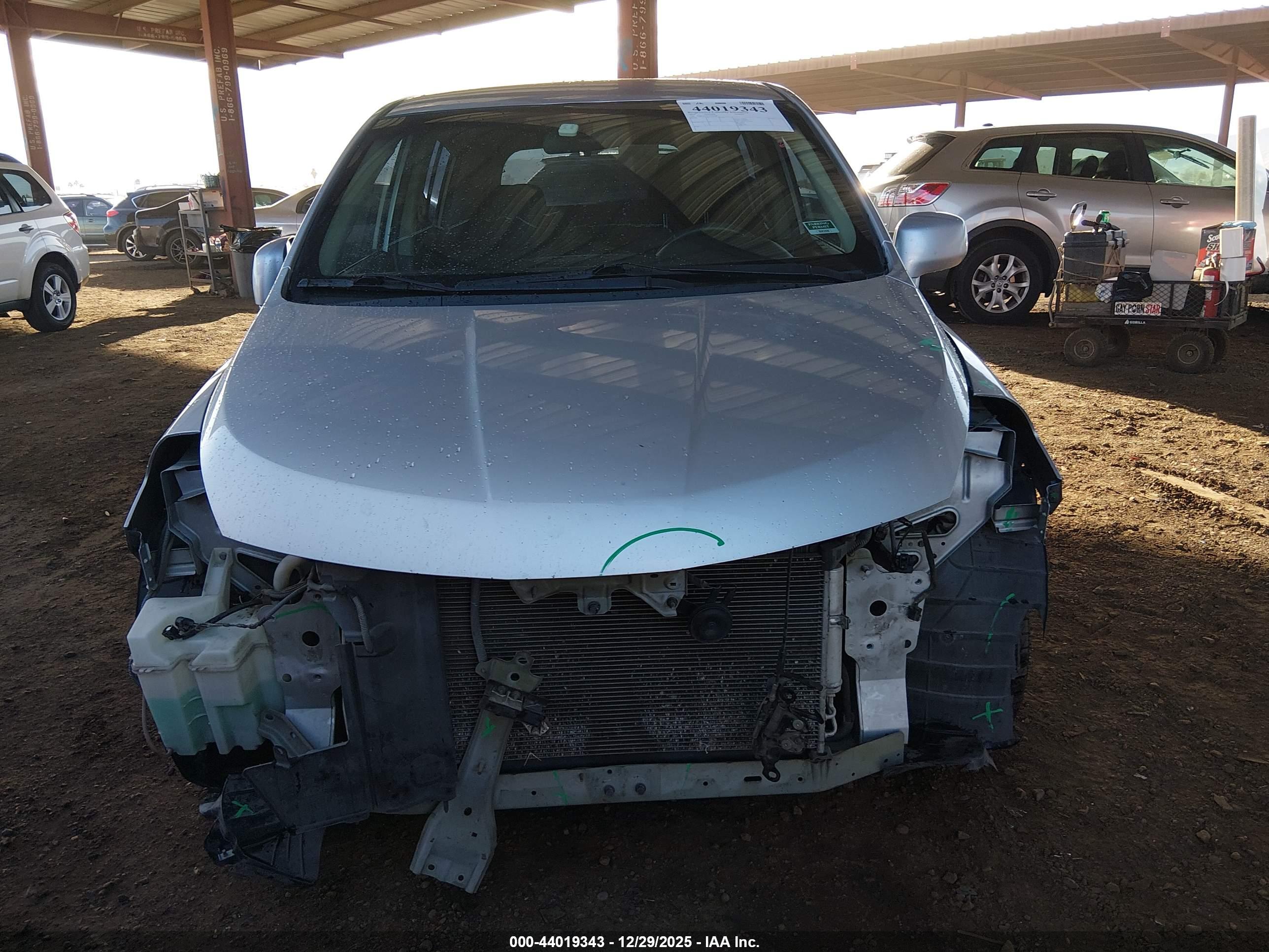 NISSAN VERSA image 6