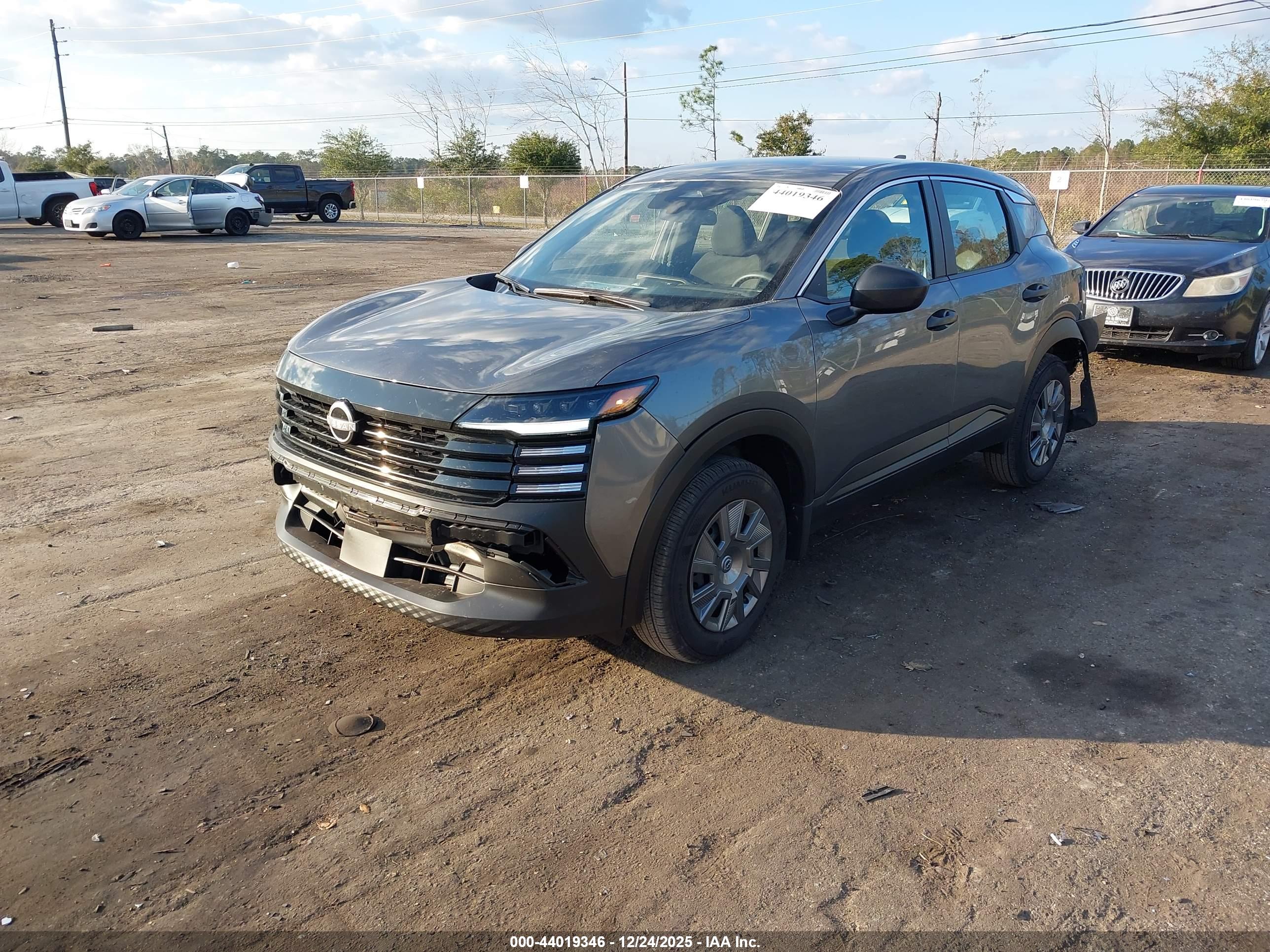 NISSAN KICKS image 2