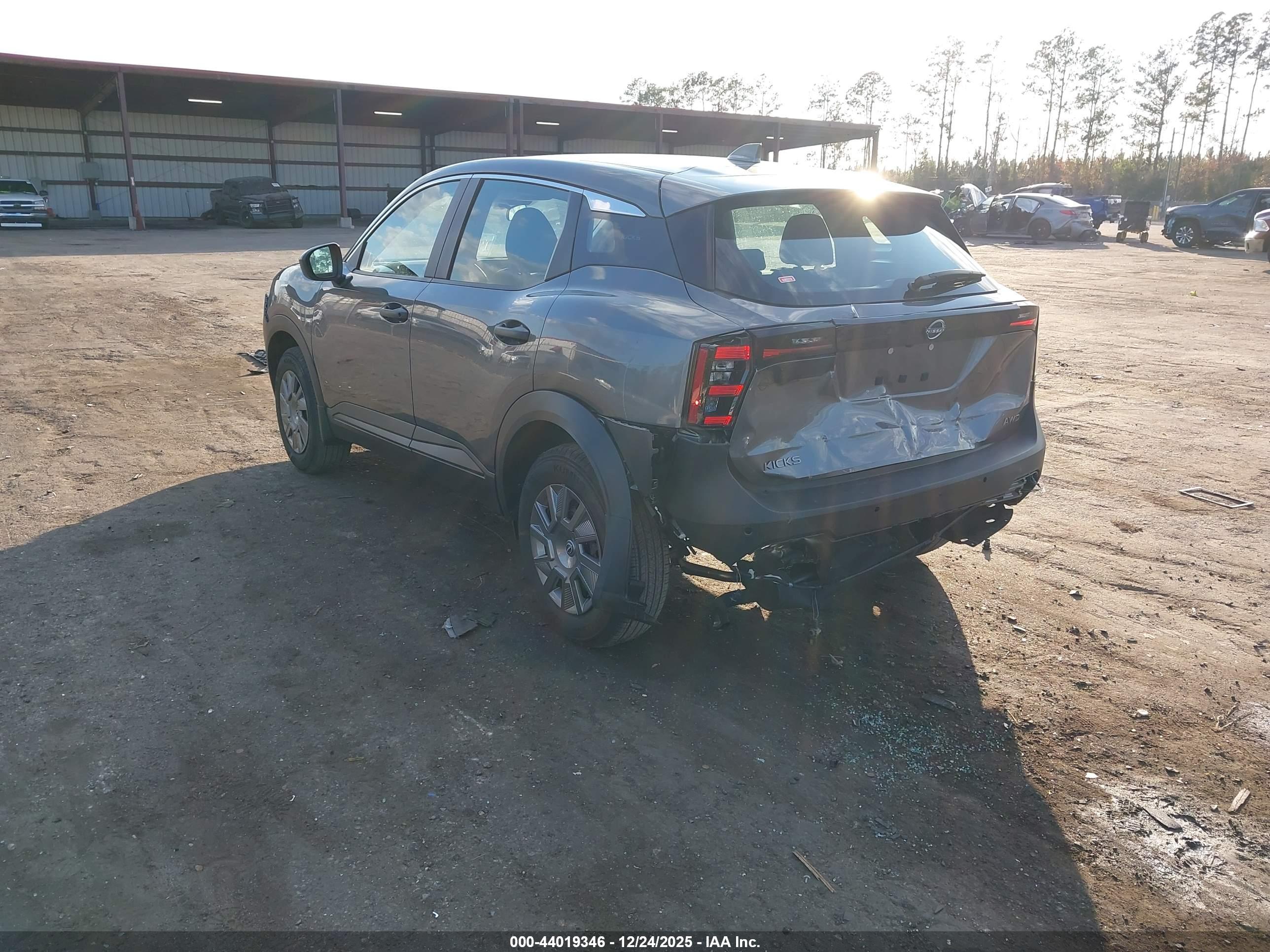 NISSAN KICKS image 3