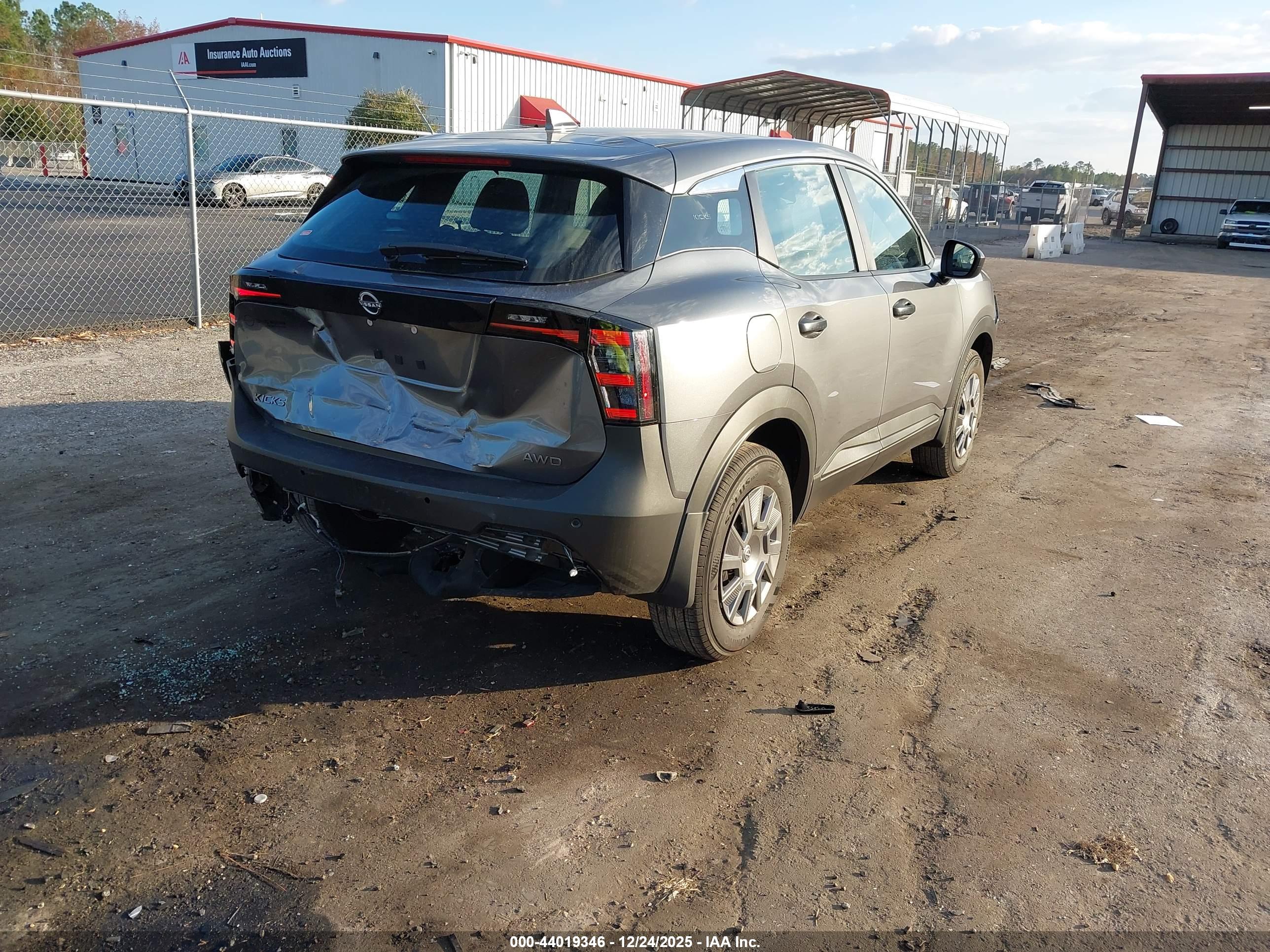 NISSAN KICKS image 4