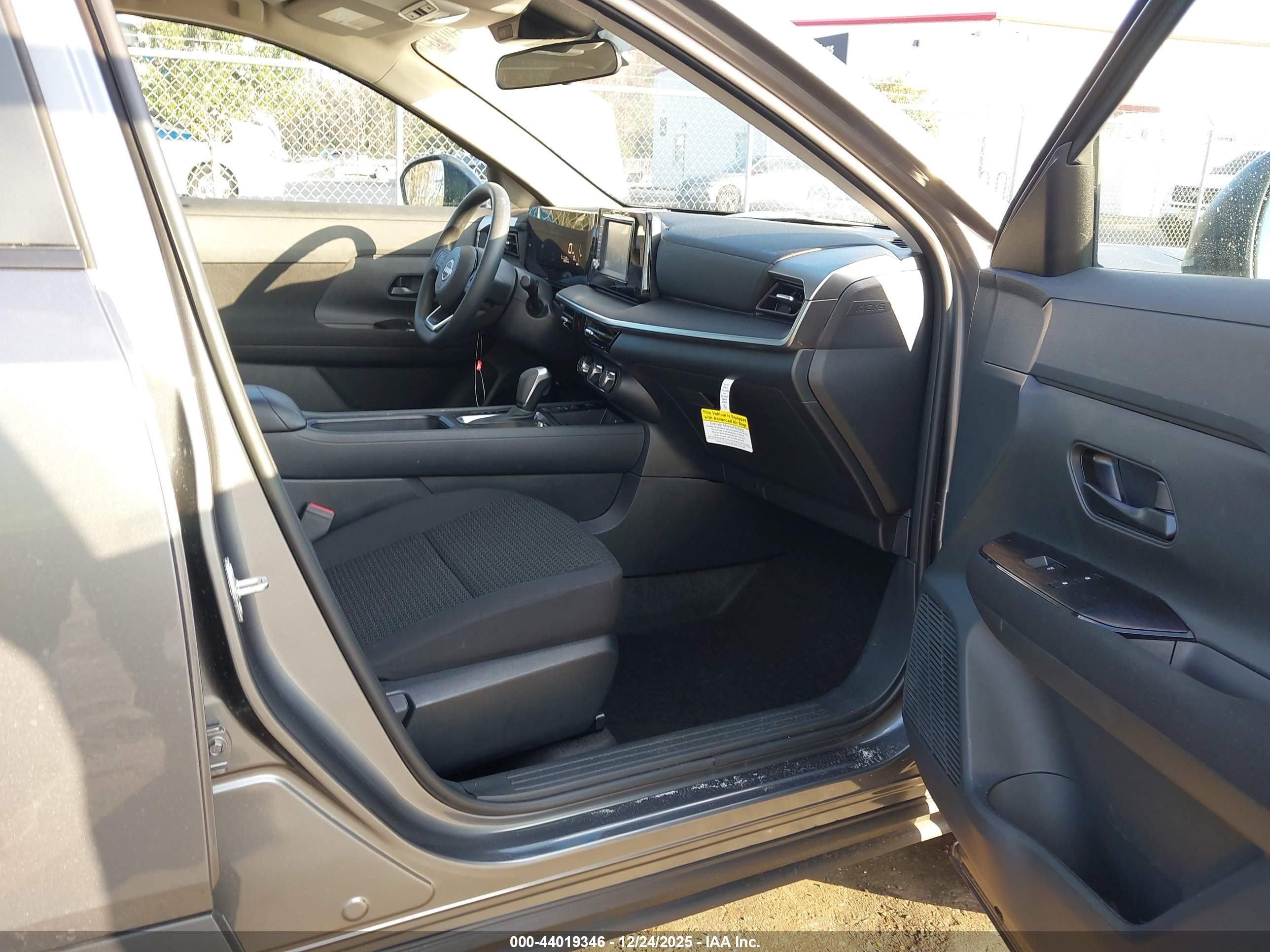 NISSAN KICKS image 5