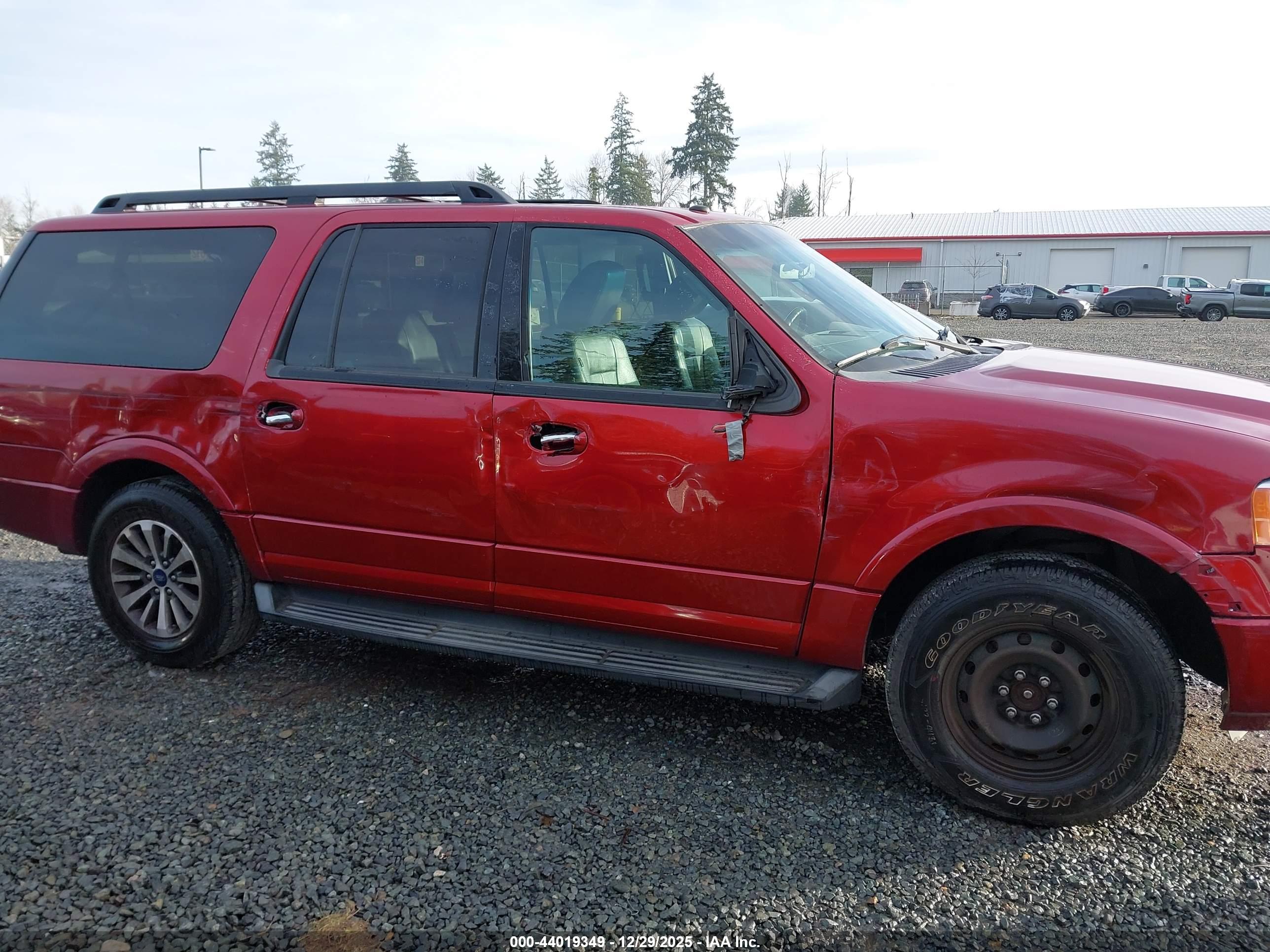 FORD EXPEDITION image 6