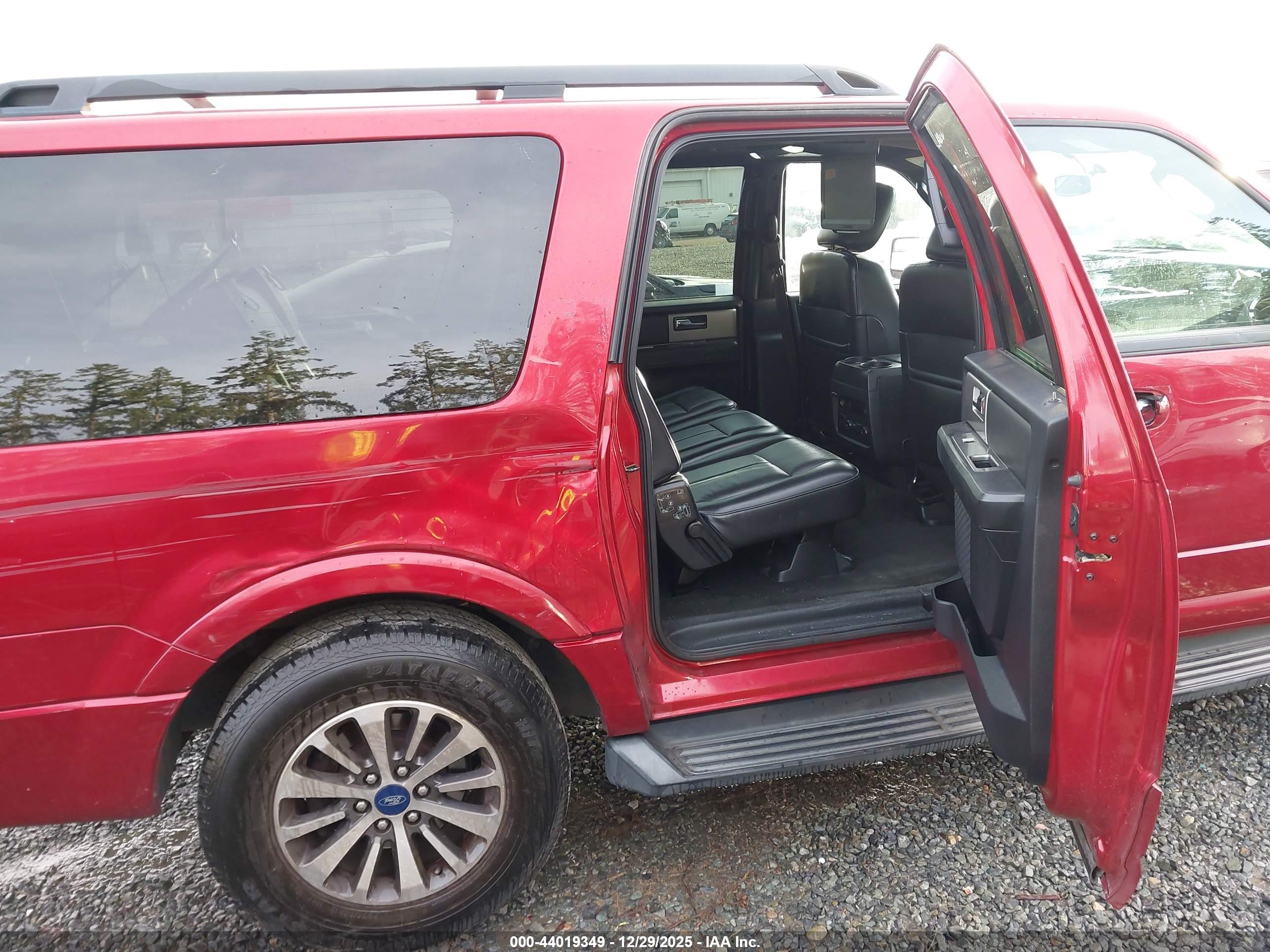 FORD EXPEDITION image 8