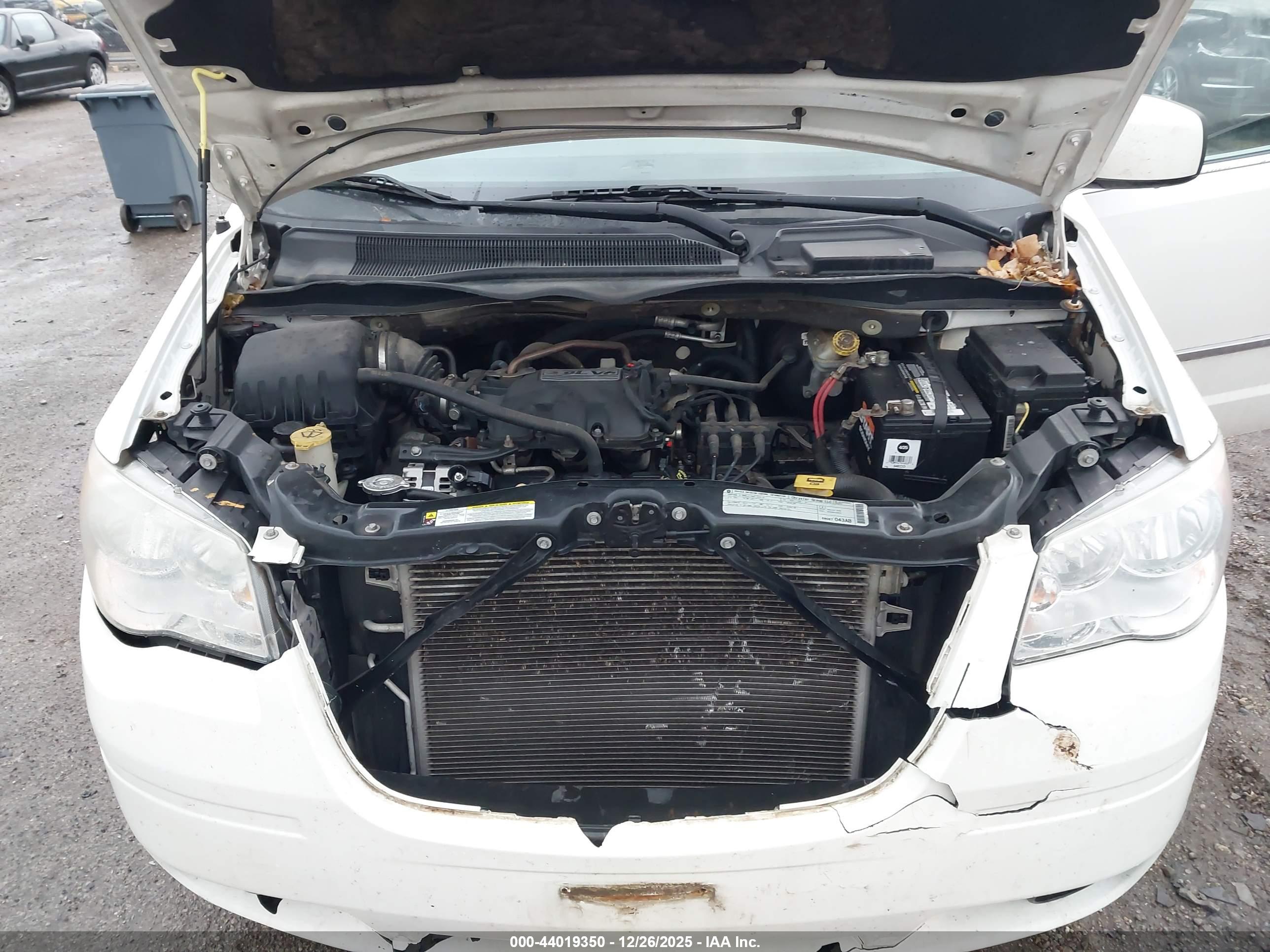 CHRYSLER TOWN image 10