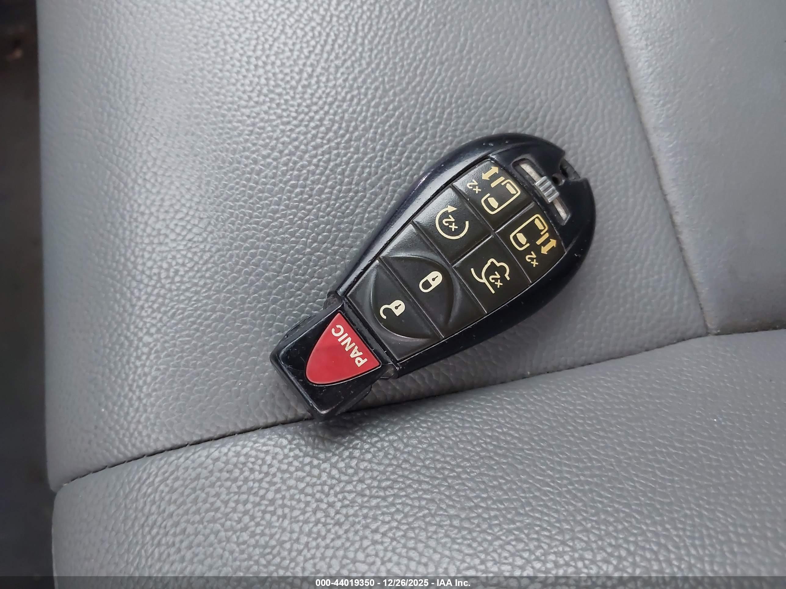 CHRYSLER TOWN image 11
