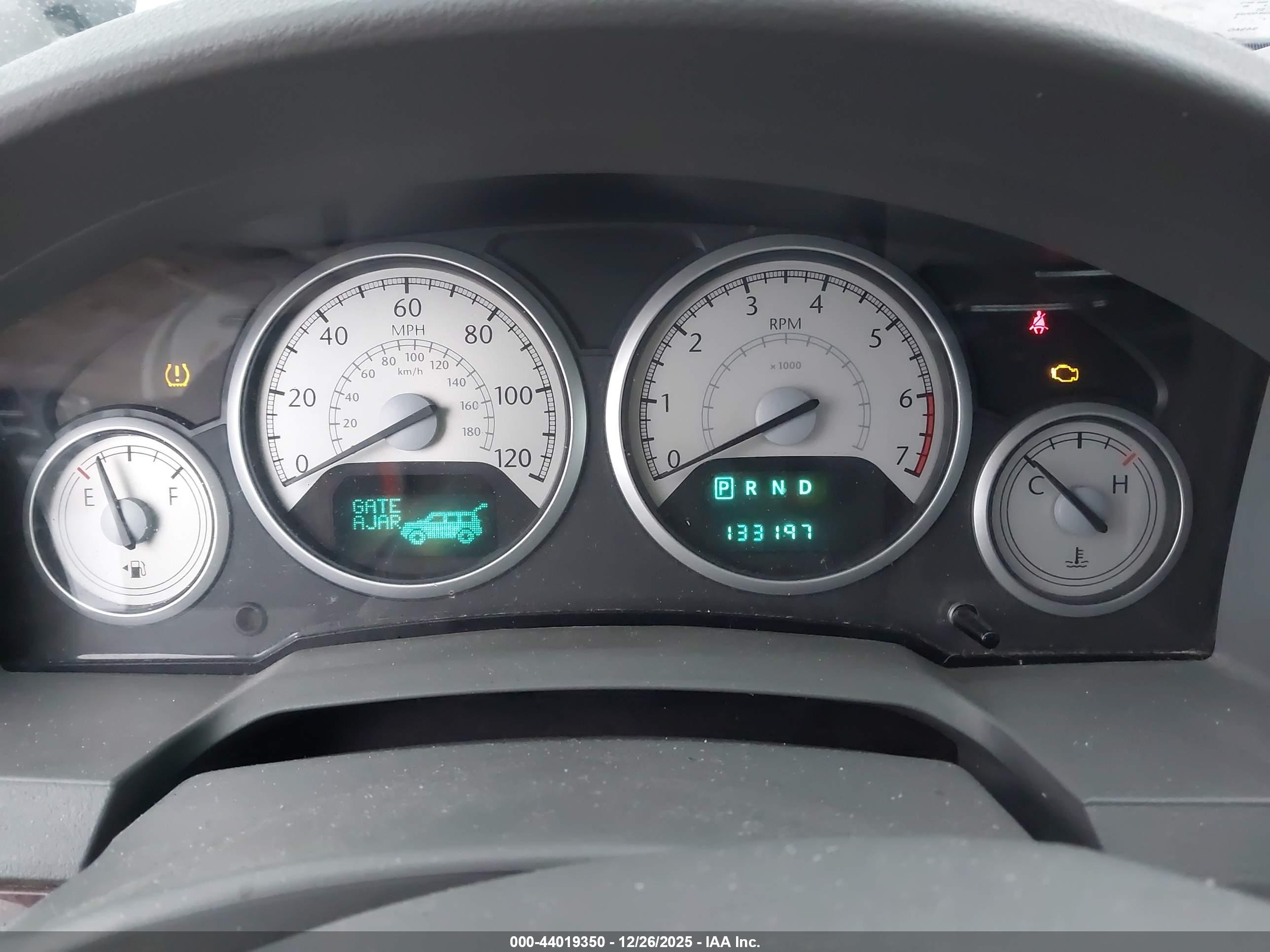 CHRYSLER TOWN image 7