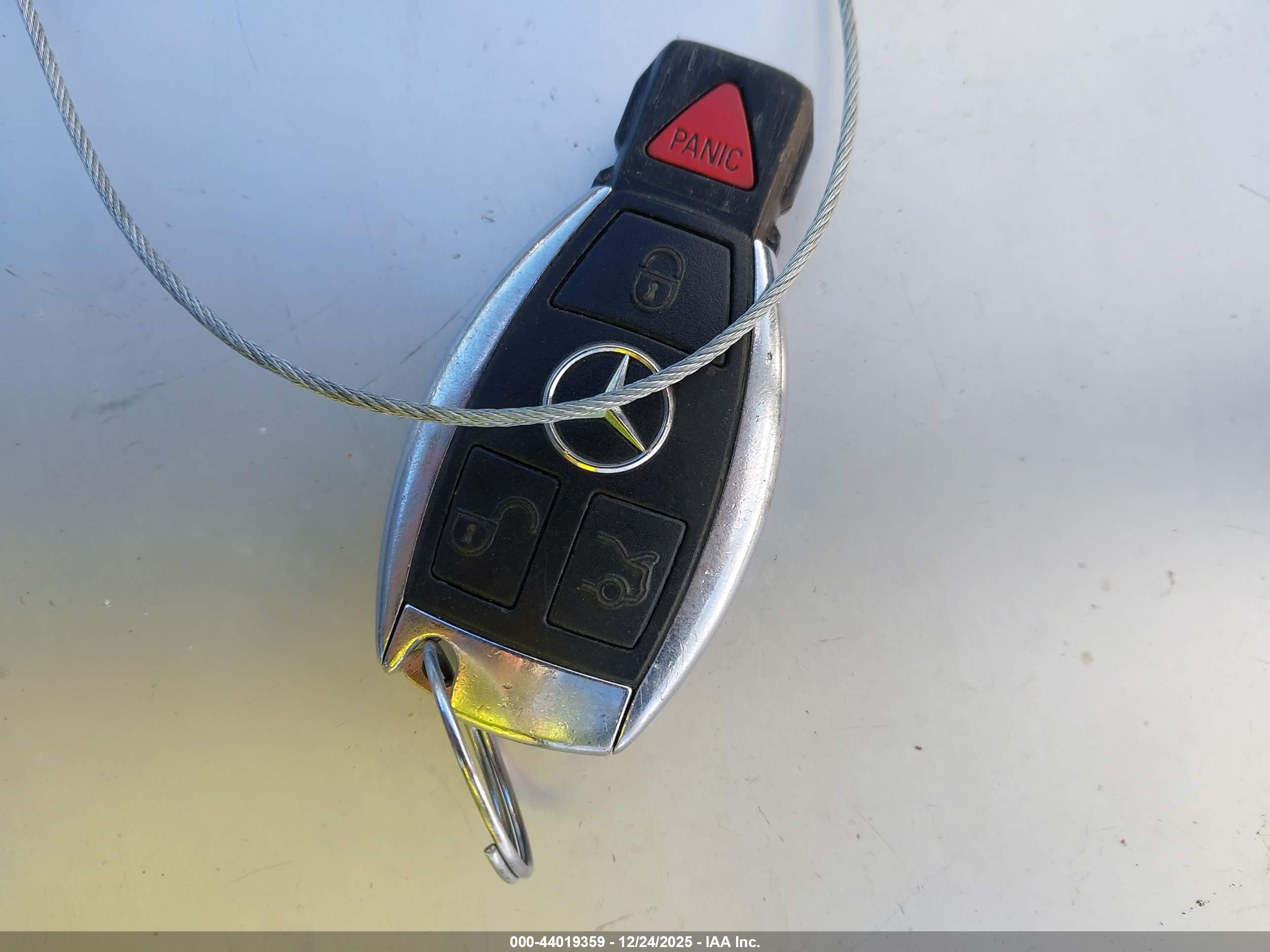 MERCEDES-BENZ GLK image 11