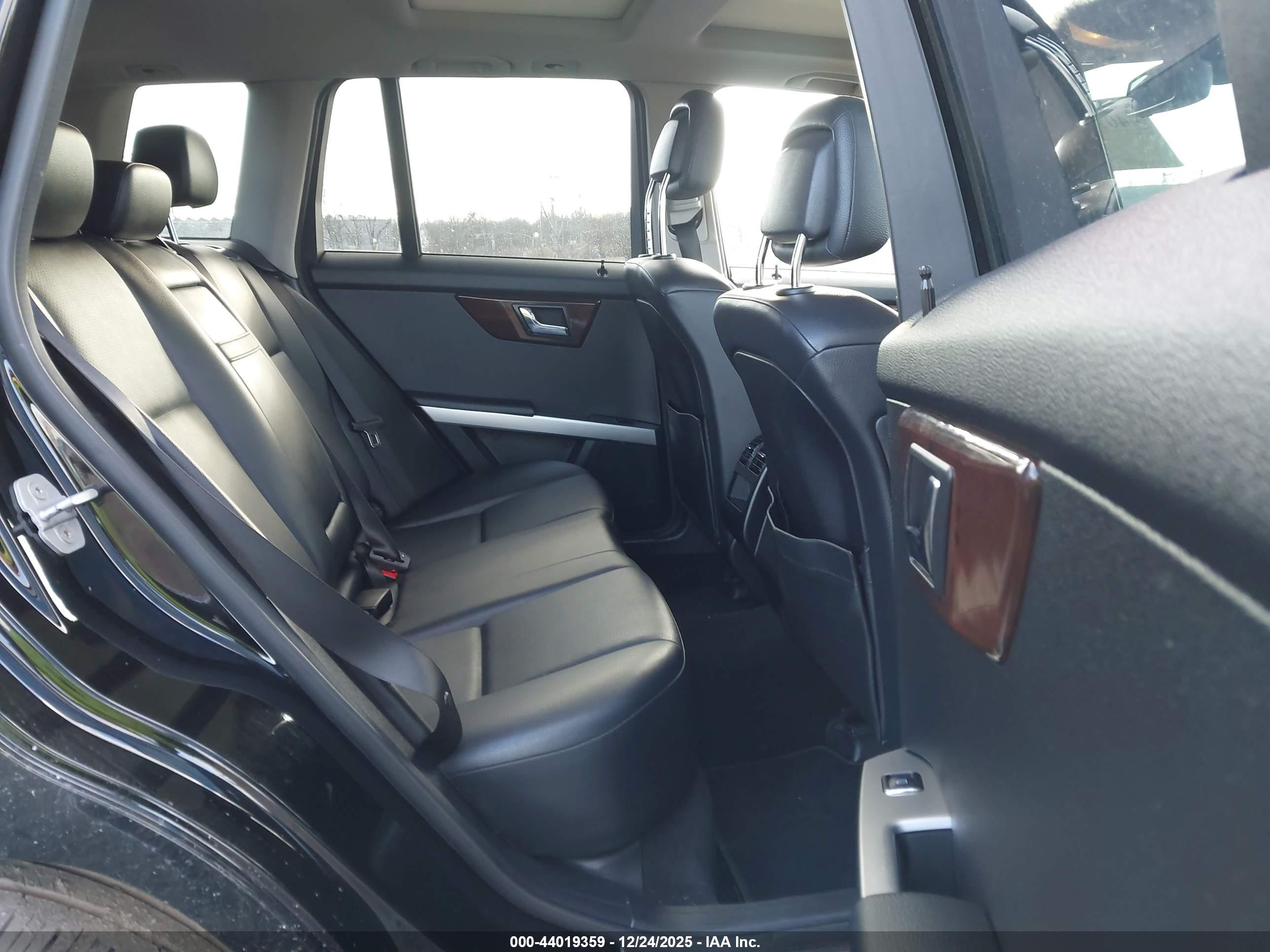 MERCEDES-BENZ GLK image 8
