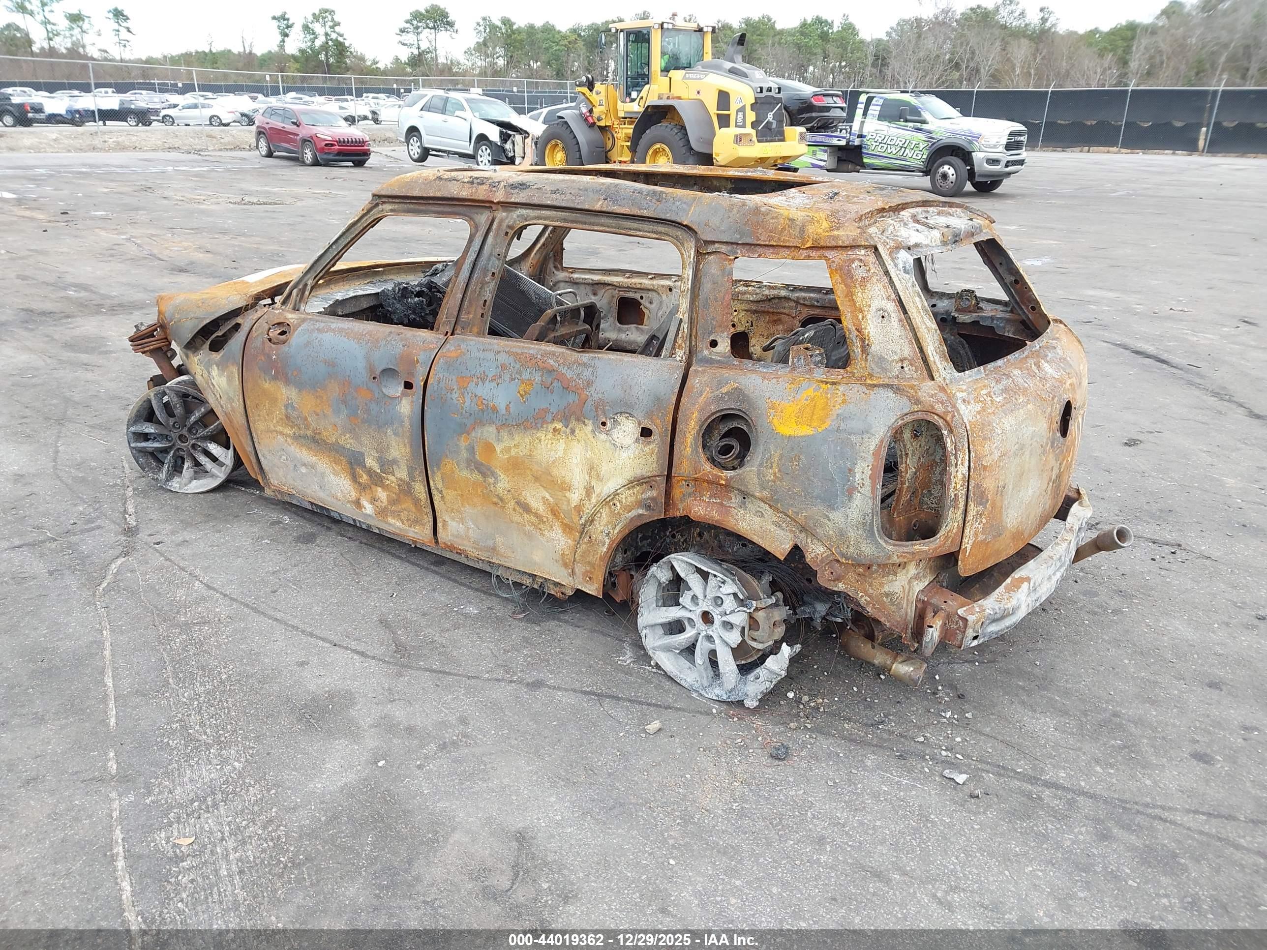 MINI COOPER image 3