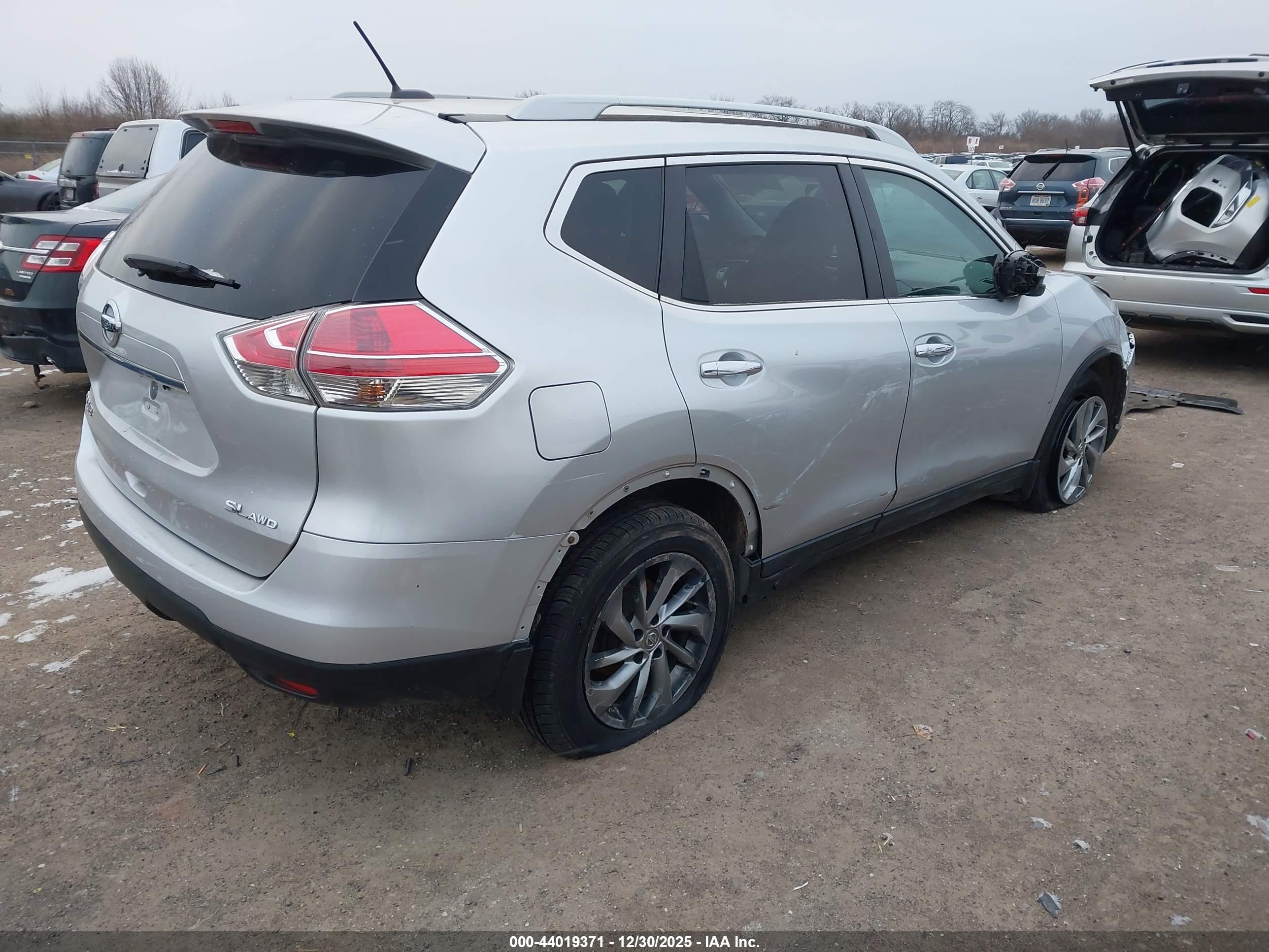 NISSAN ROGUE image 4