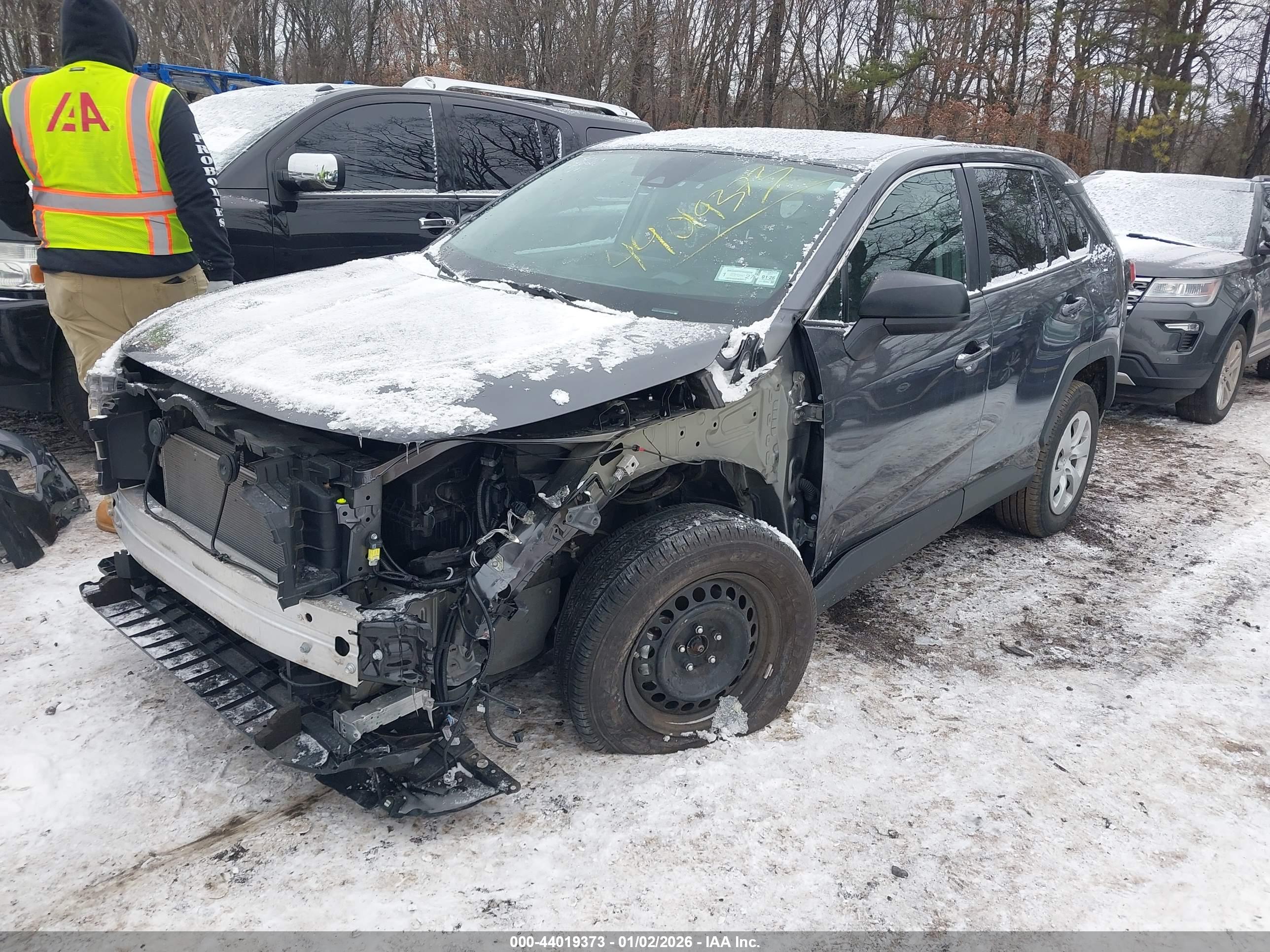 TOYOTA RAV4 image 2