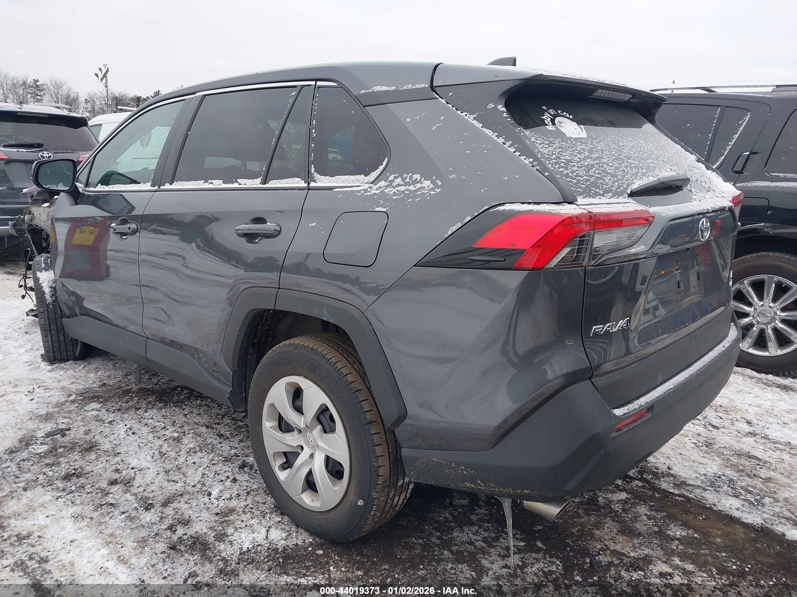 TOYOTA RAV4 image 3