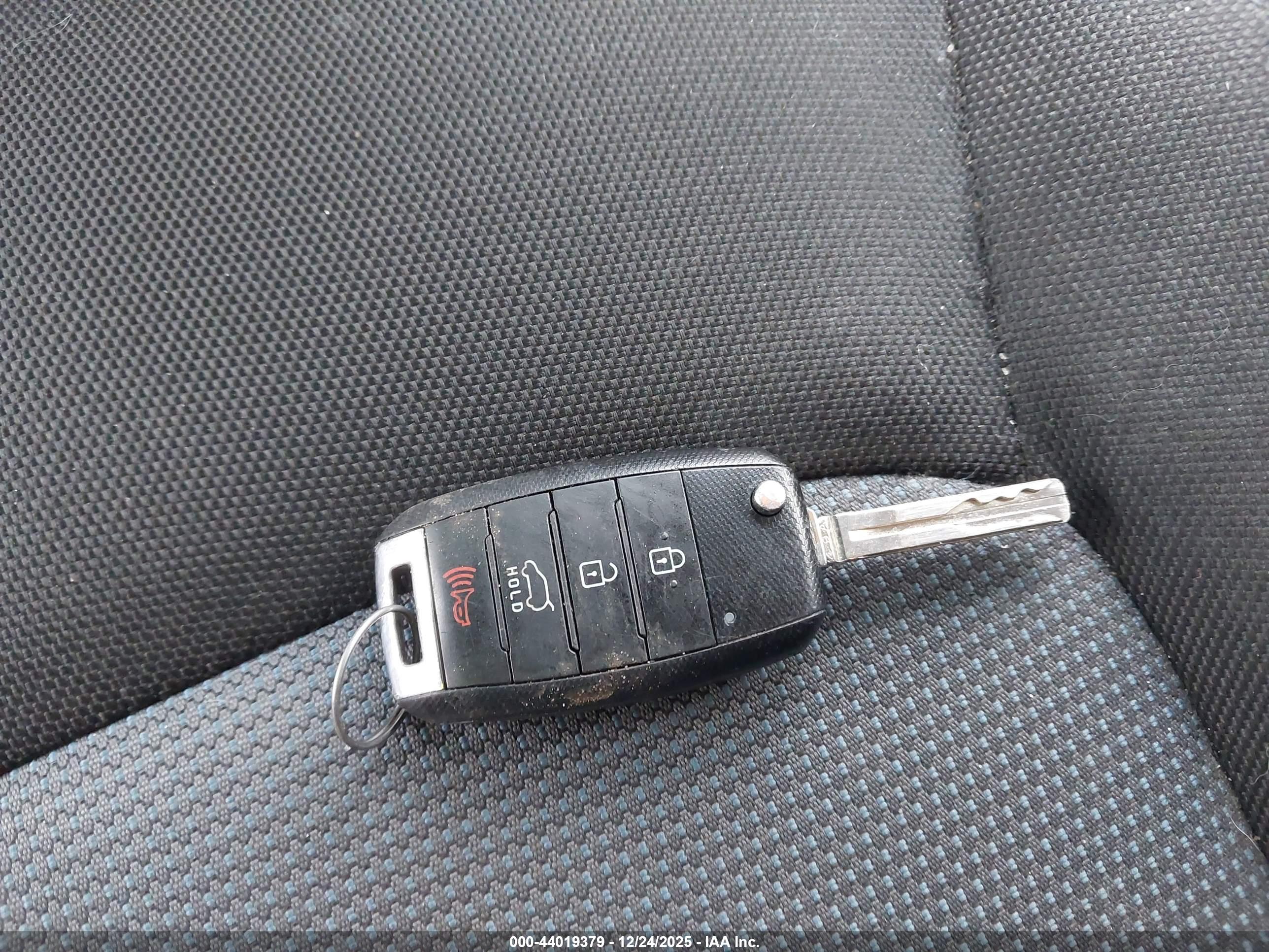 KIA SPORTAGE image 11