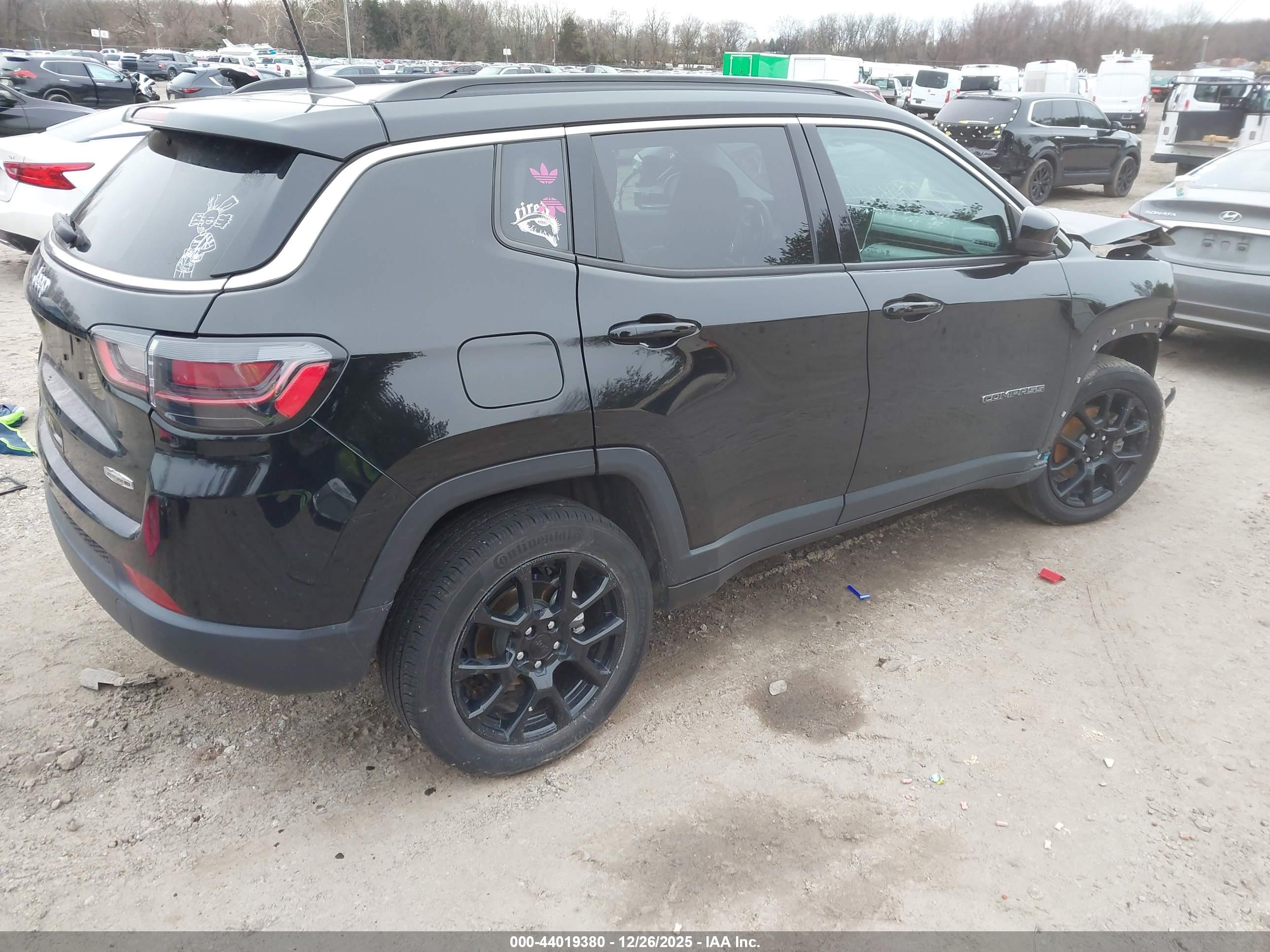 JEEP COMPASS image 4