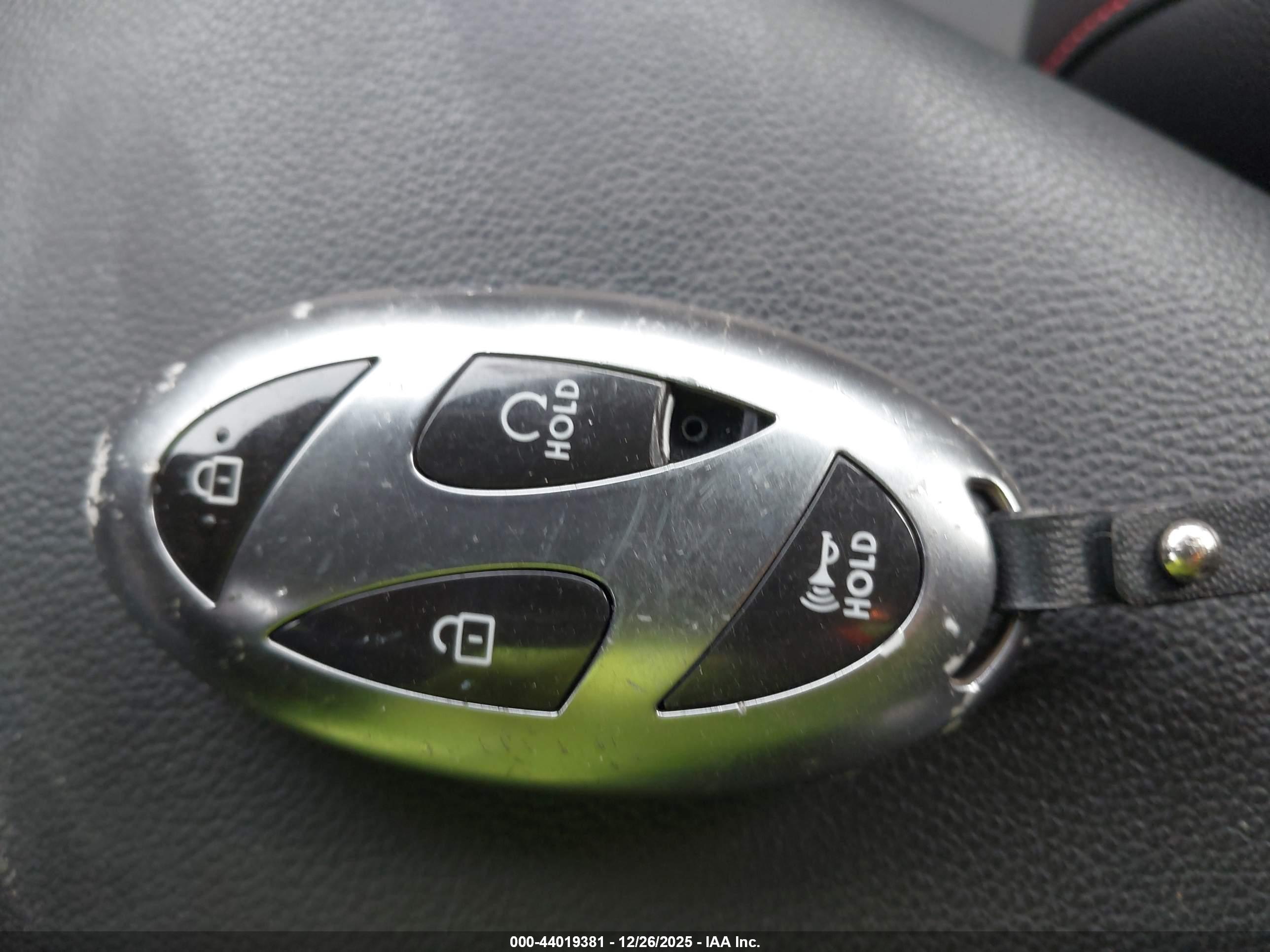 HYUNDAI ELANTRA image 11