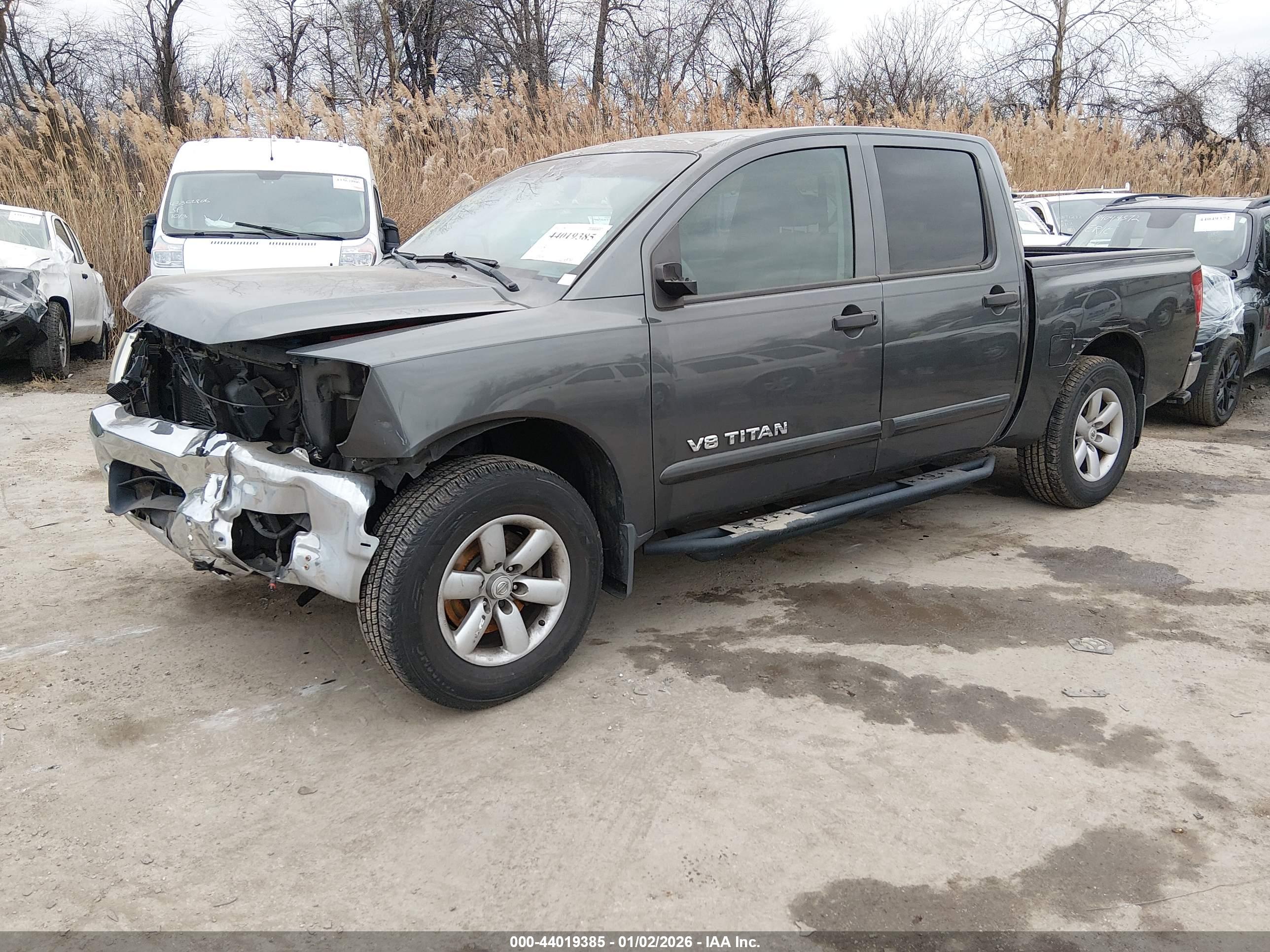 NISSAN TITAN image 2