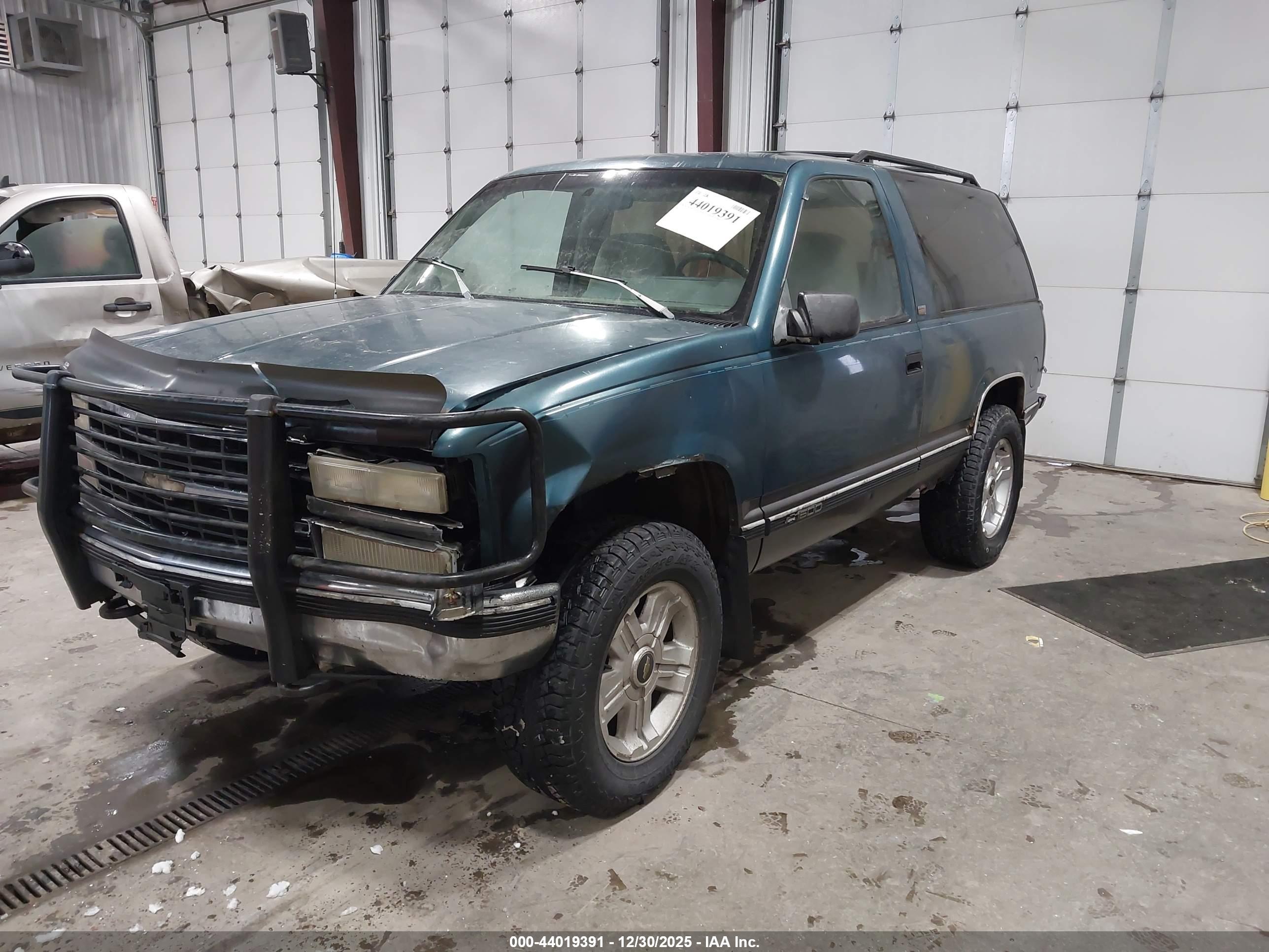 CHEVROLET BLAZER image 2
