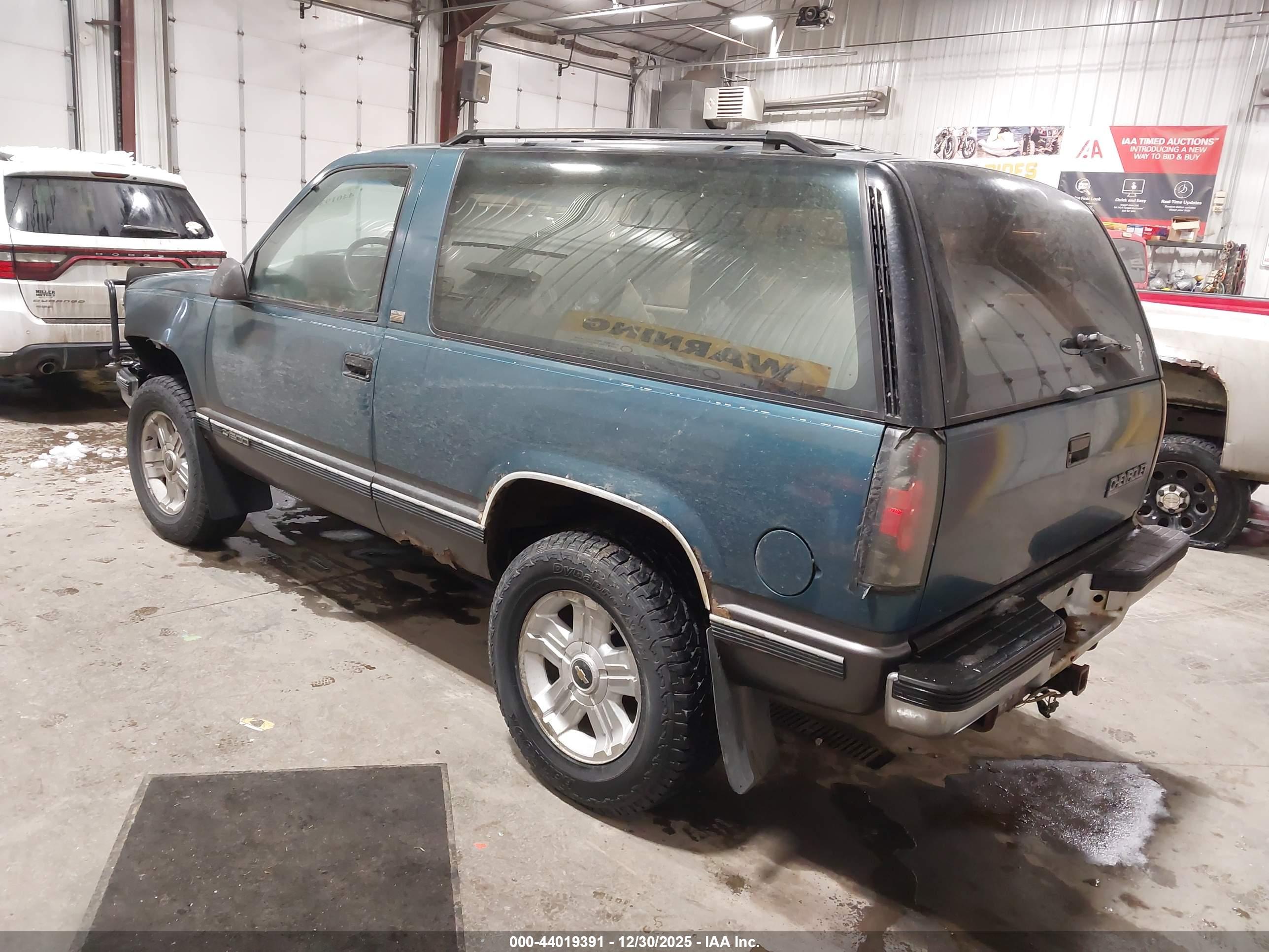 CHEVROLET BLAZER image 3