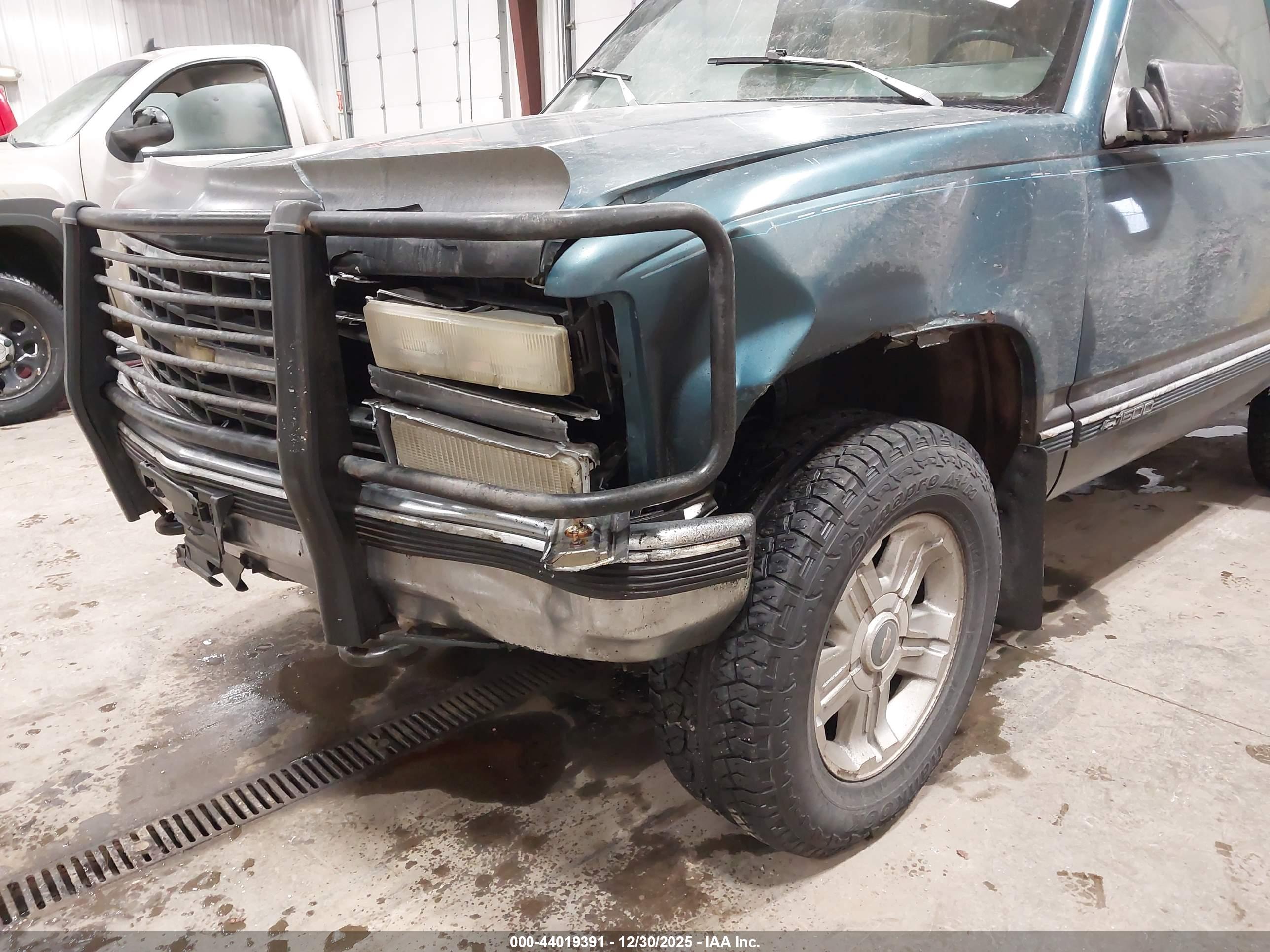 CHEVROLET BLAZER image 6