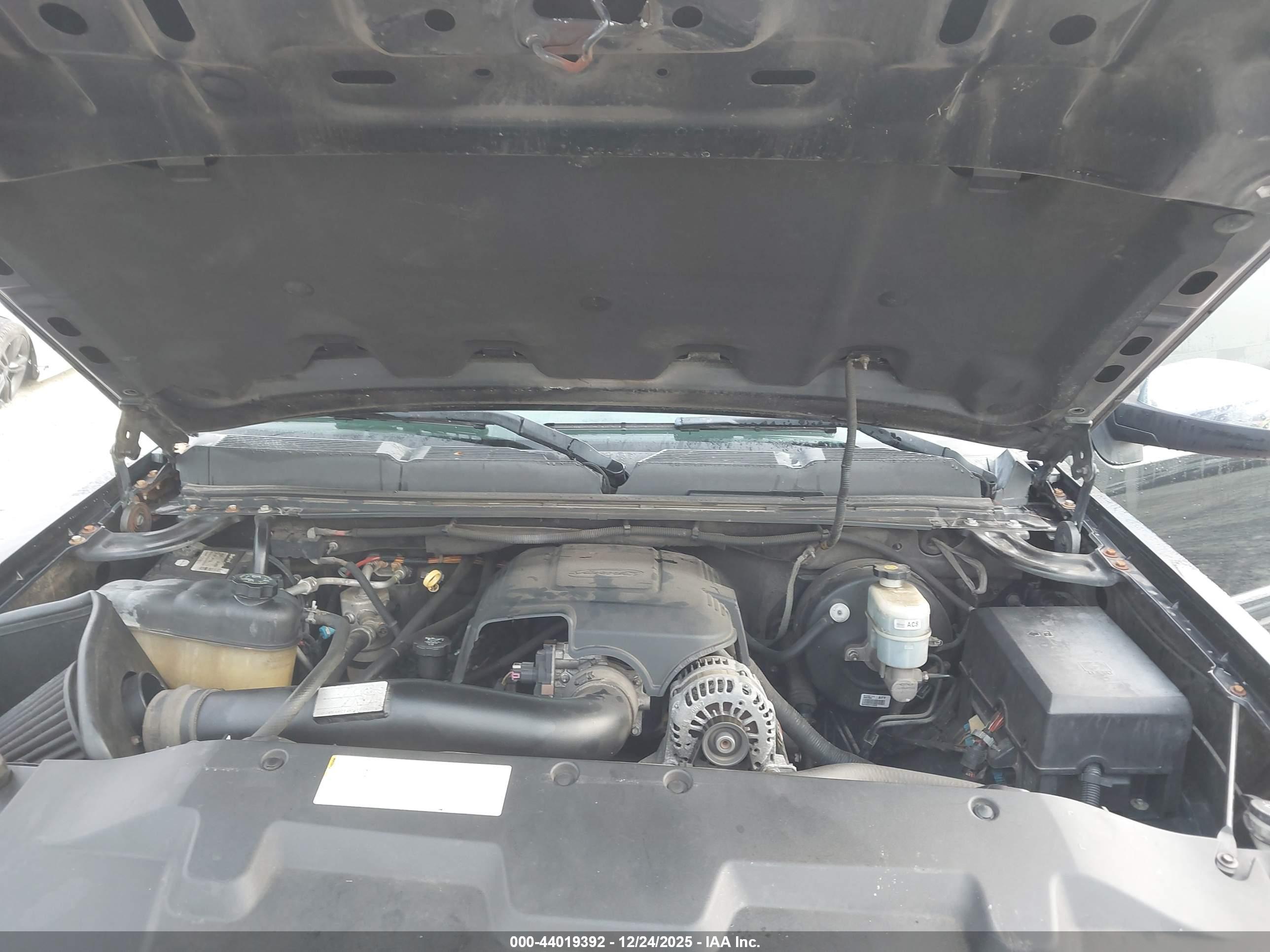 CHEVROLET SILVERADO image 10