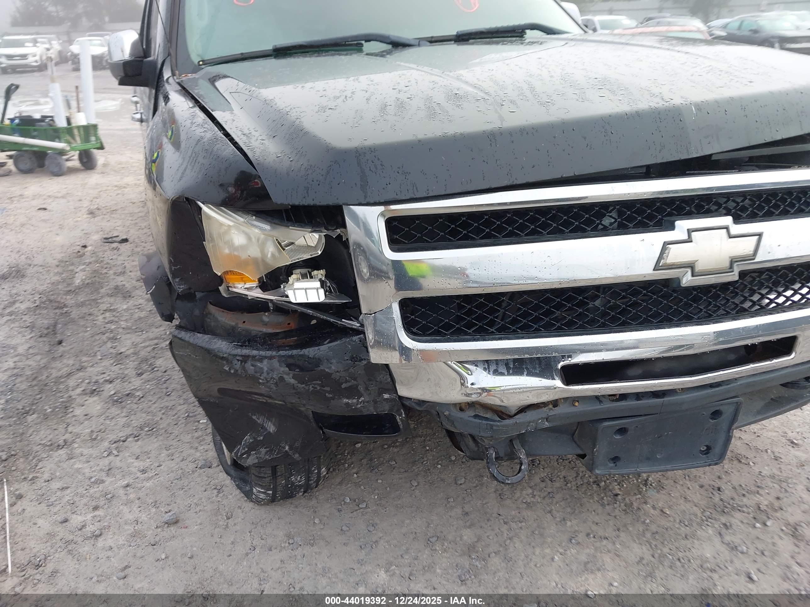 CHEVROLET SILVERADO image 6