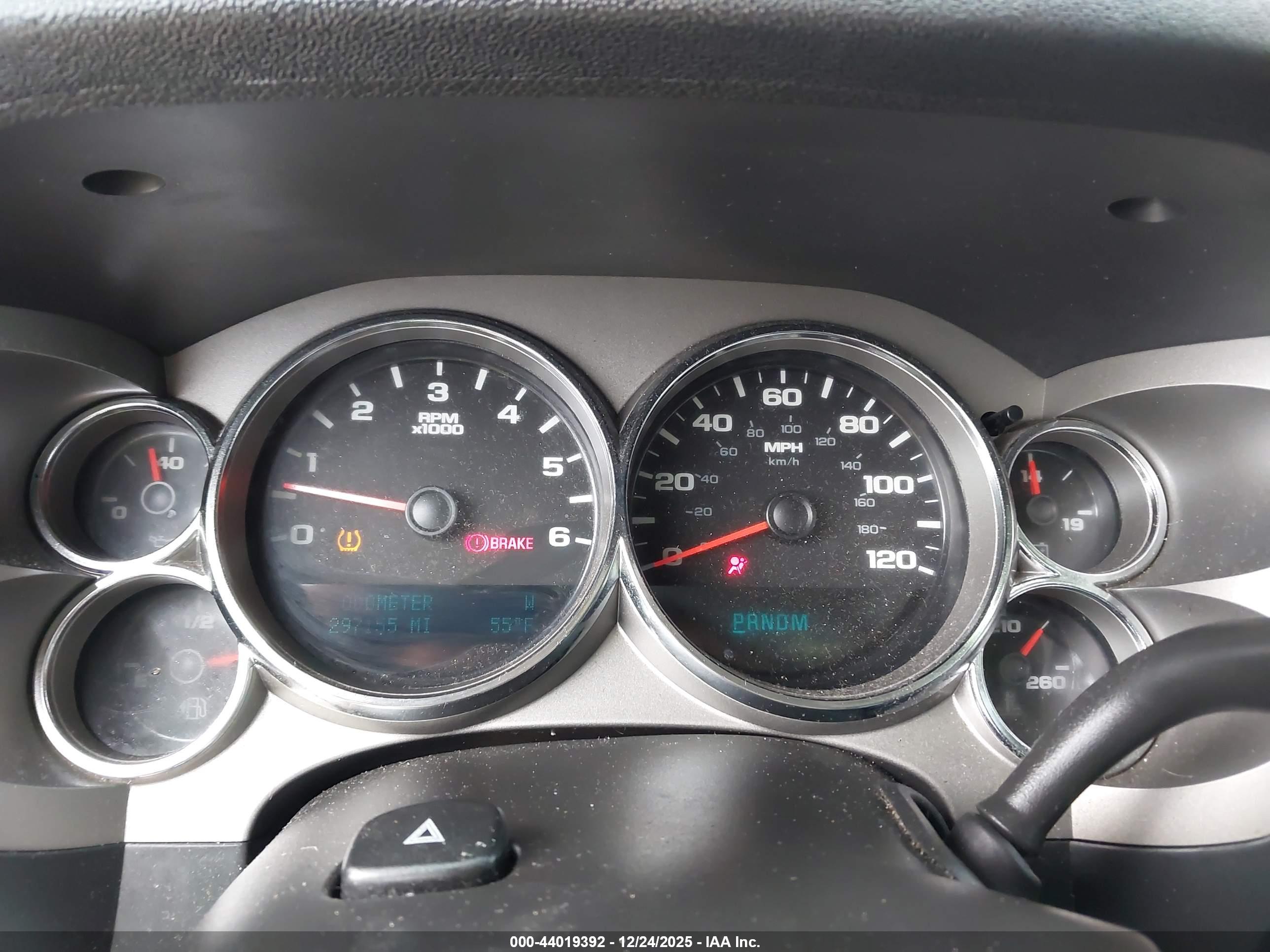CHEVROLET SILVERADO image 7