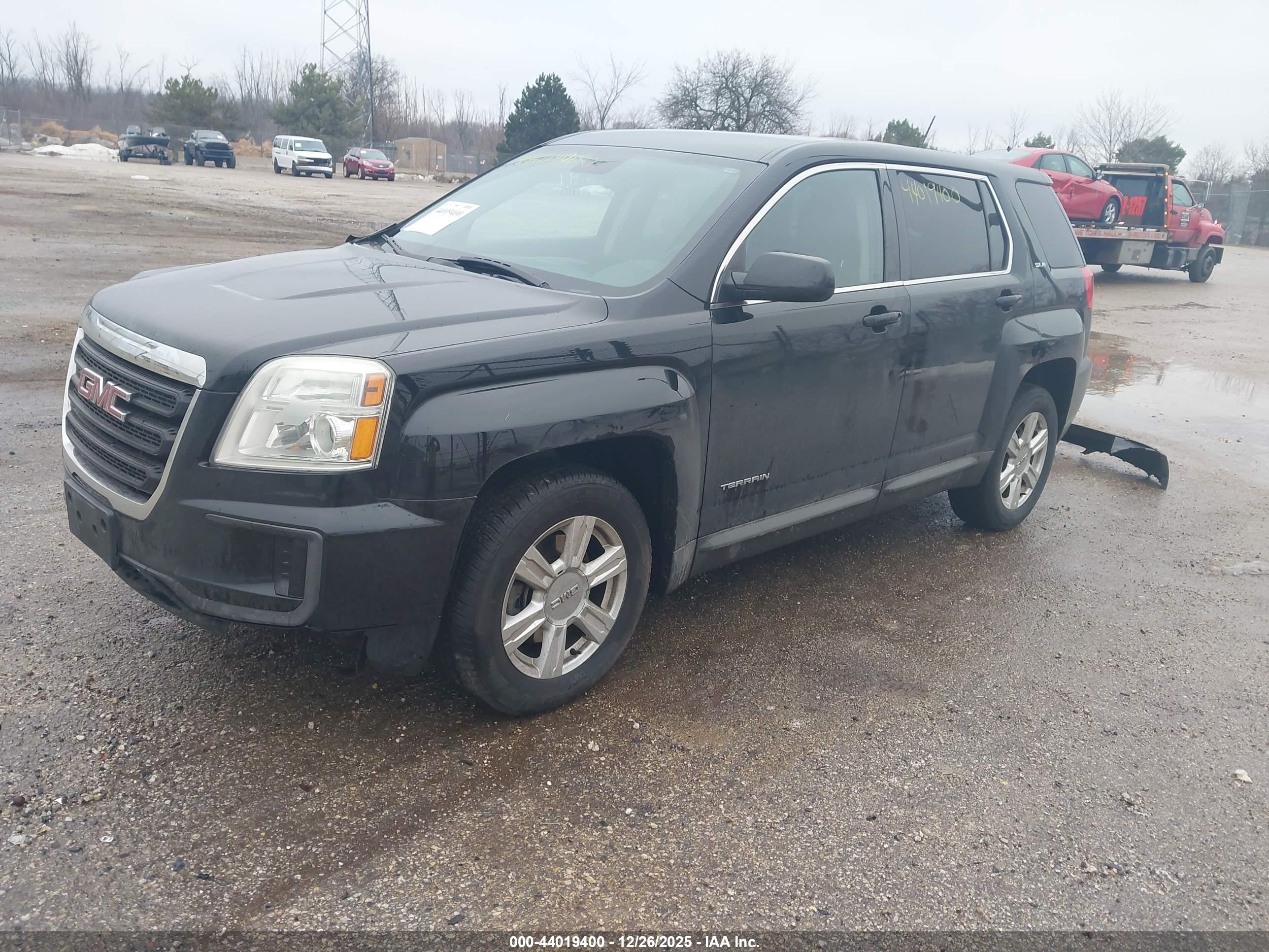 GMC TERRAIN image 2