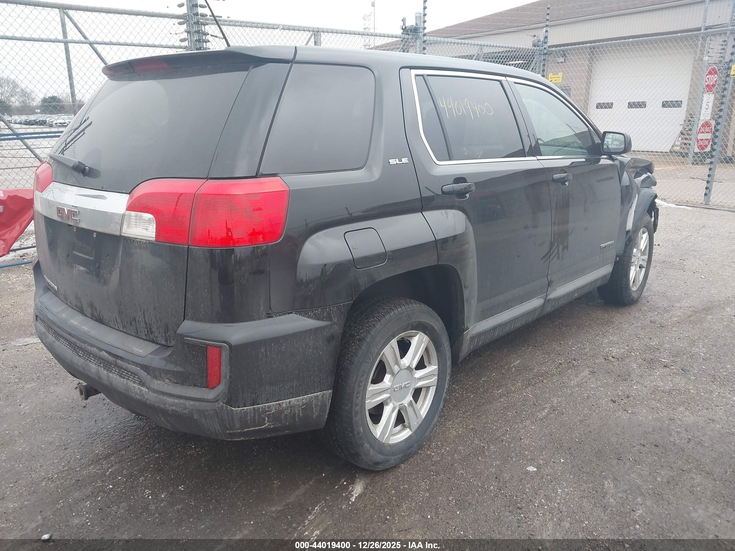 GMC TERRAIN image 4