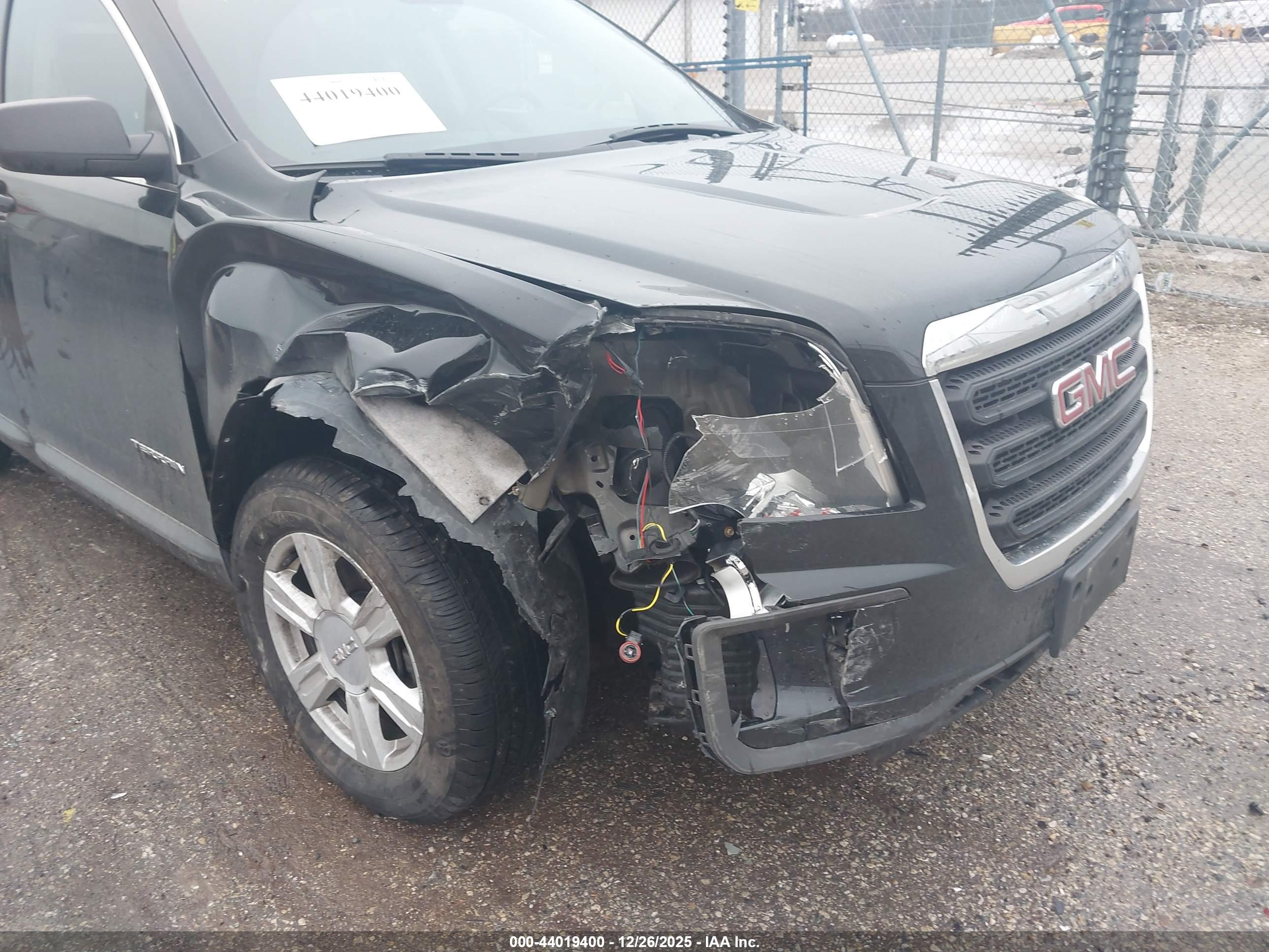 GMC TERRAIN image 6