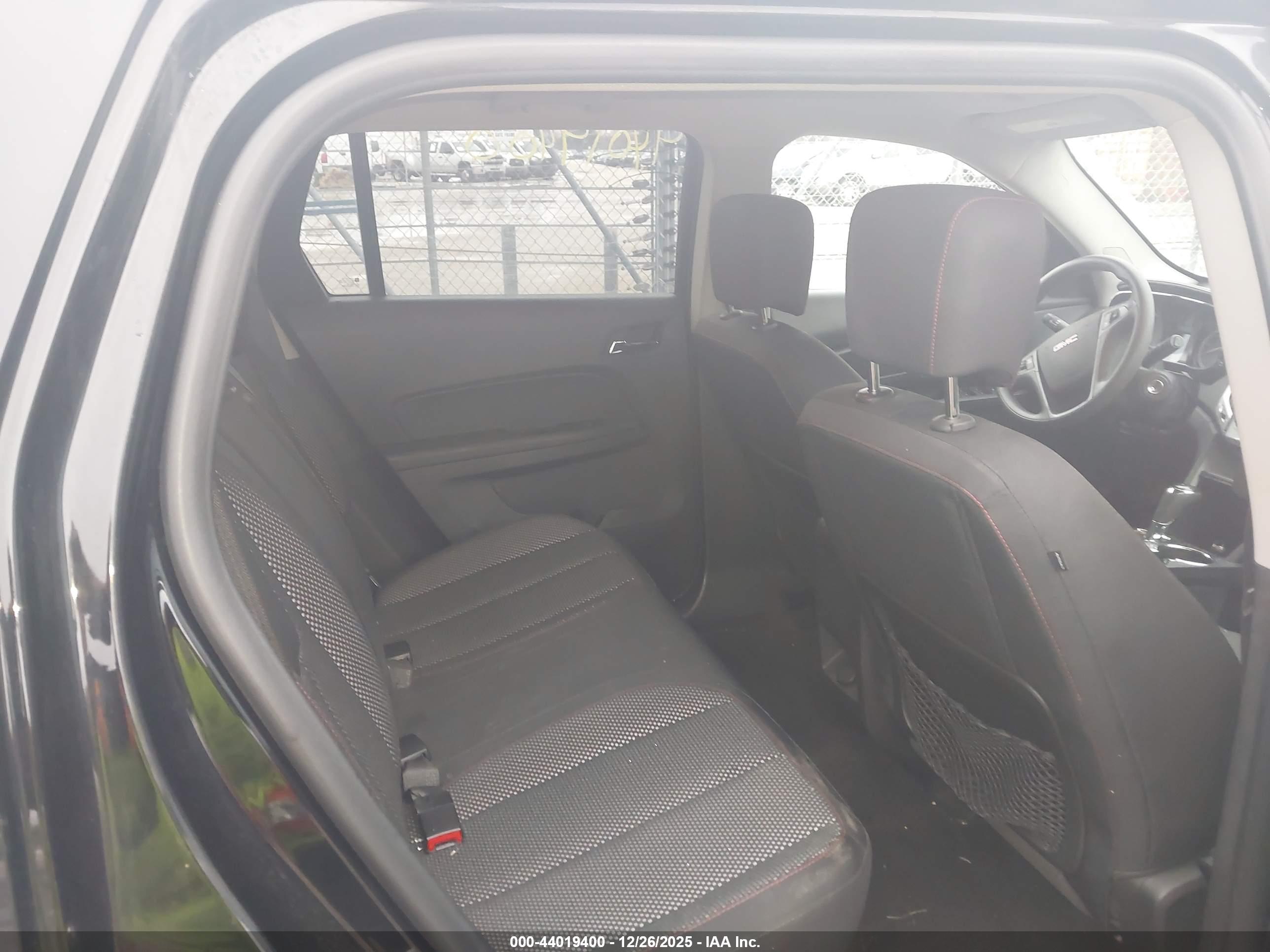 GMC TERRAIN image 8