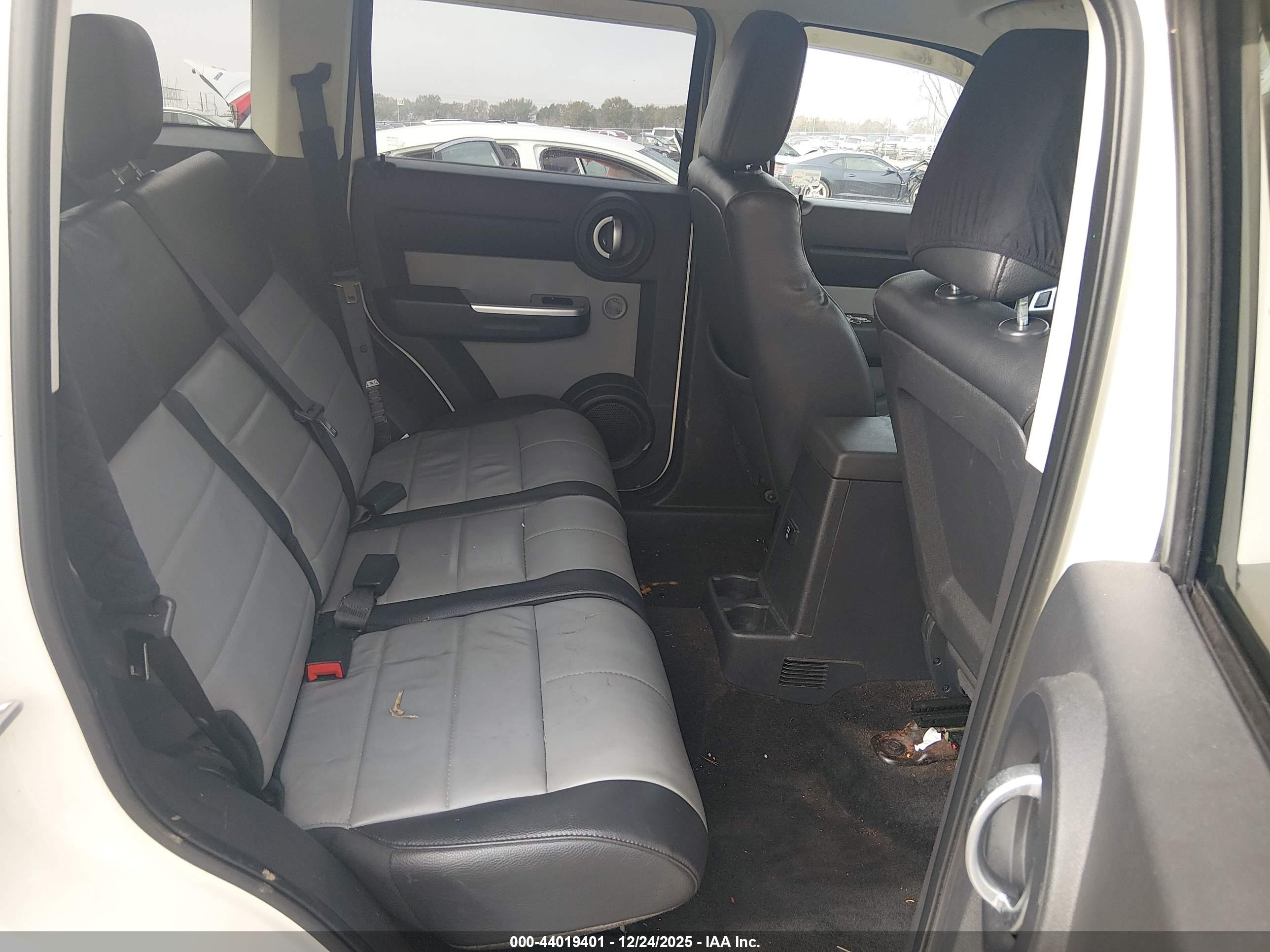DODGE NITRO image 8