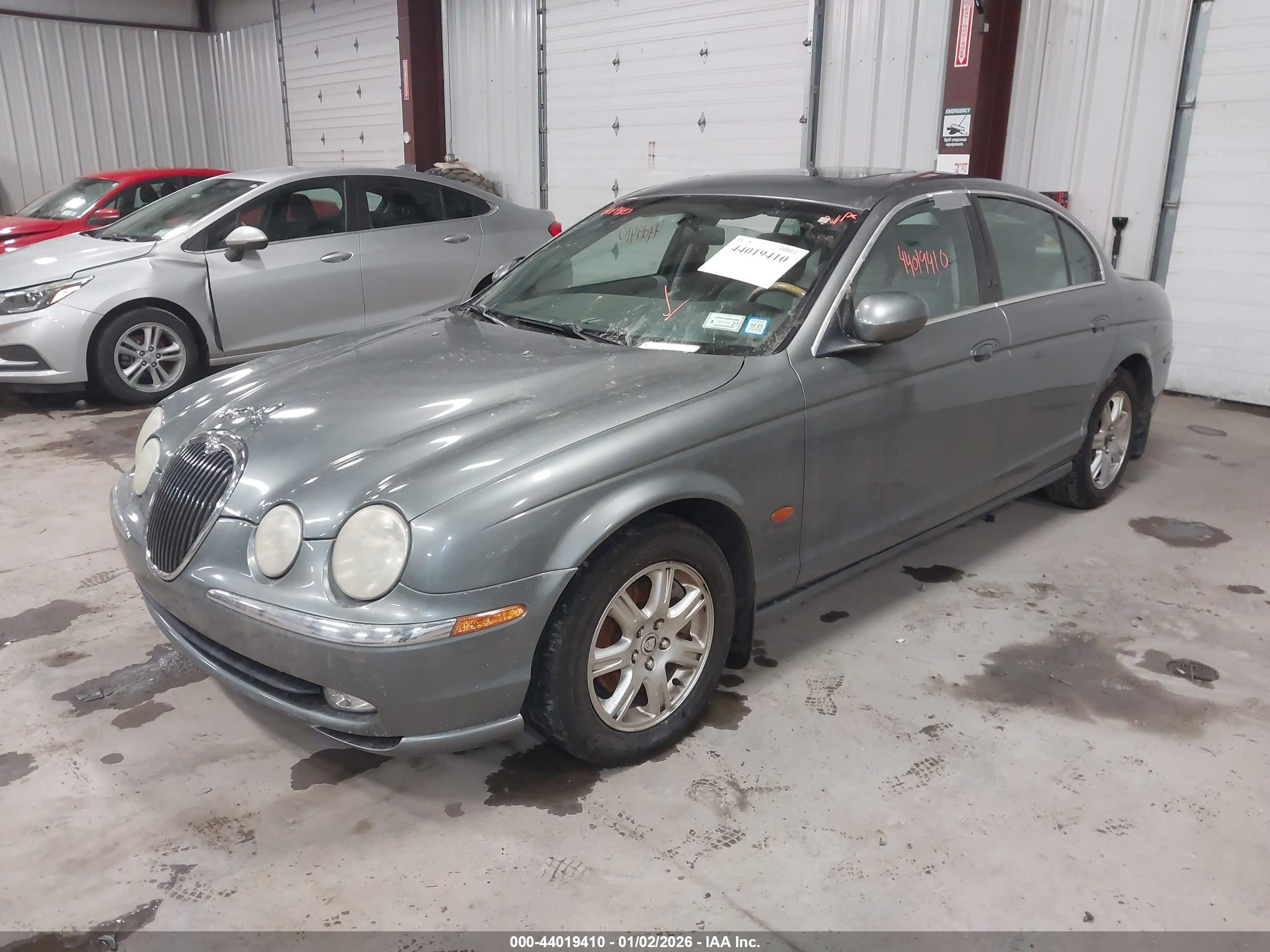 JAGUAR S-TYPE image 2