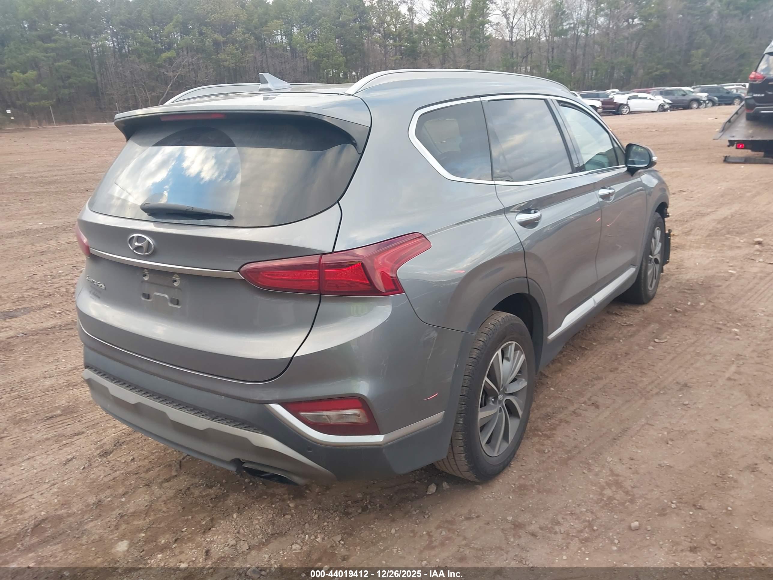 HYUNDAI SANTA image 4