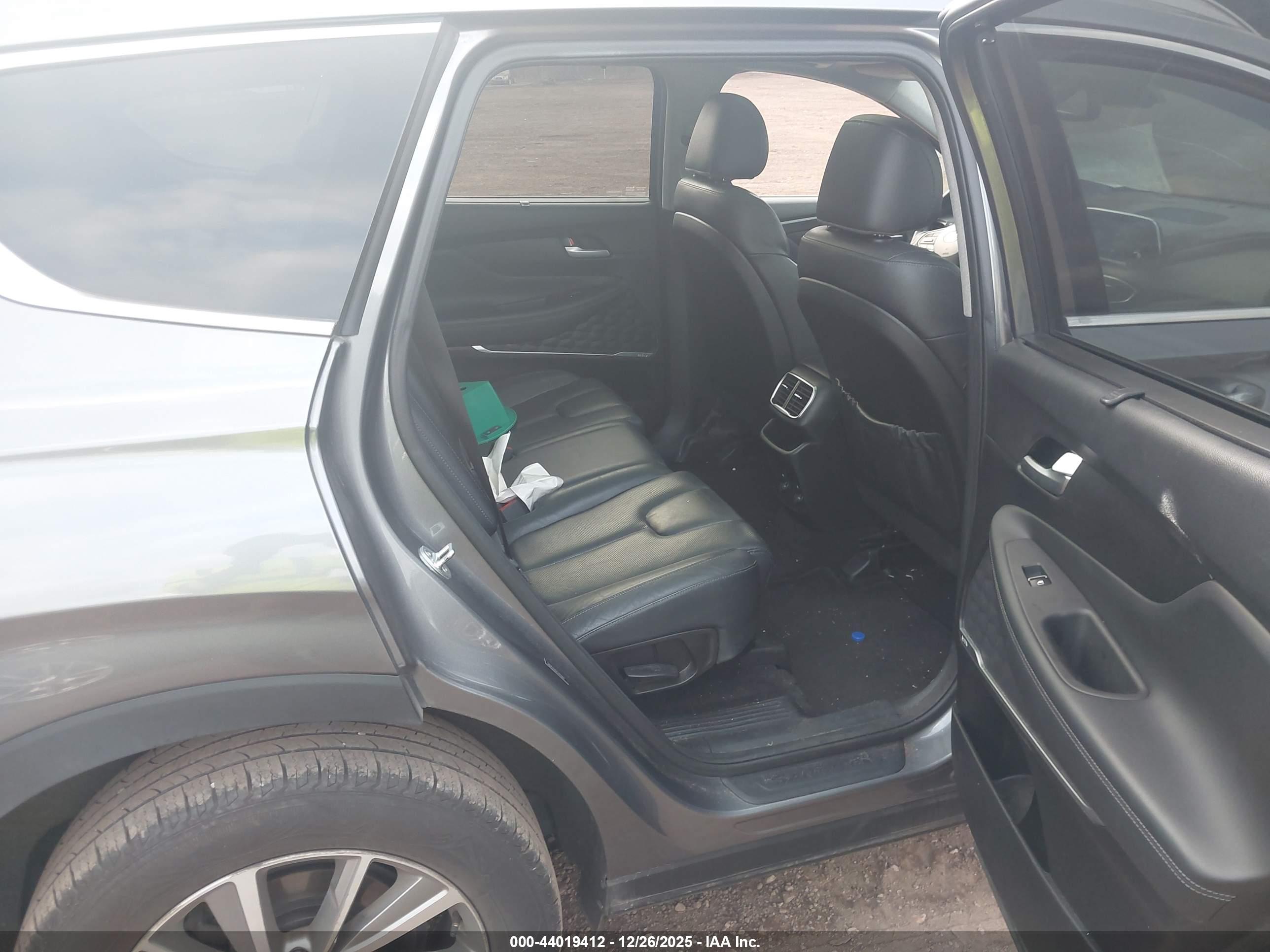 HYUNDAI SANTA image 8
