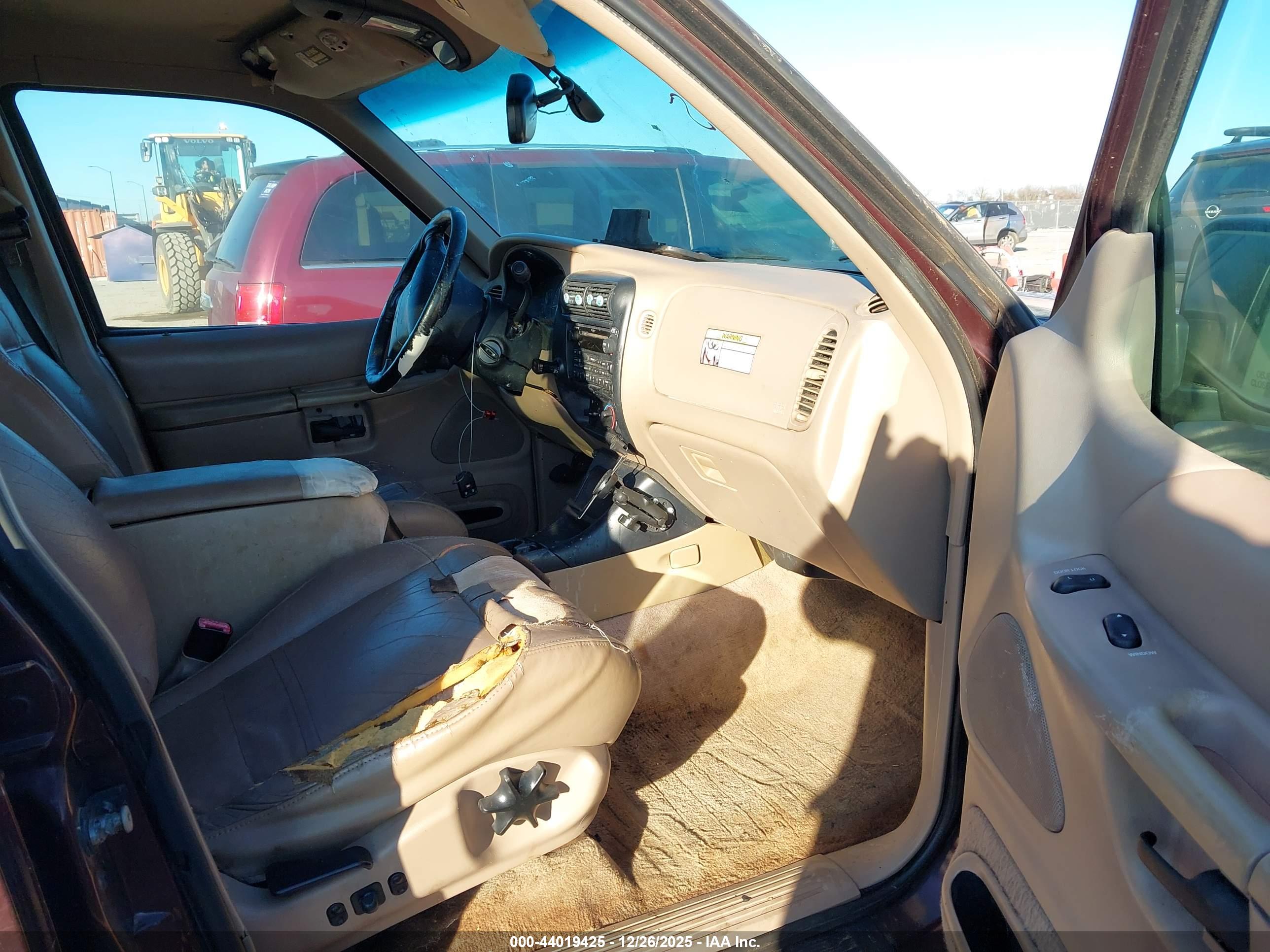FORD EXPLORER image 5