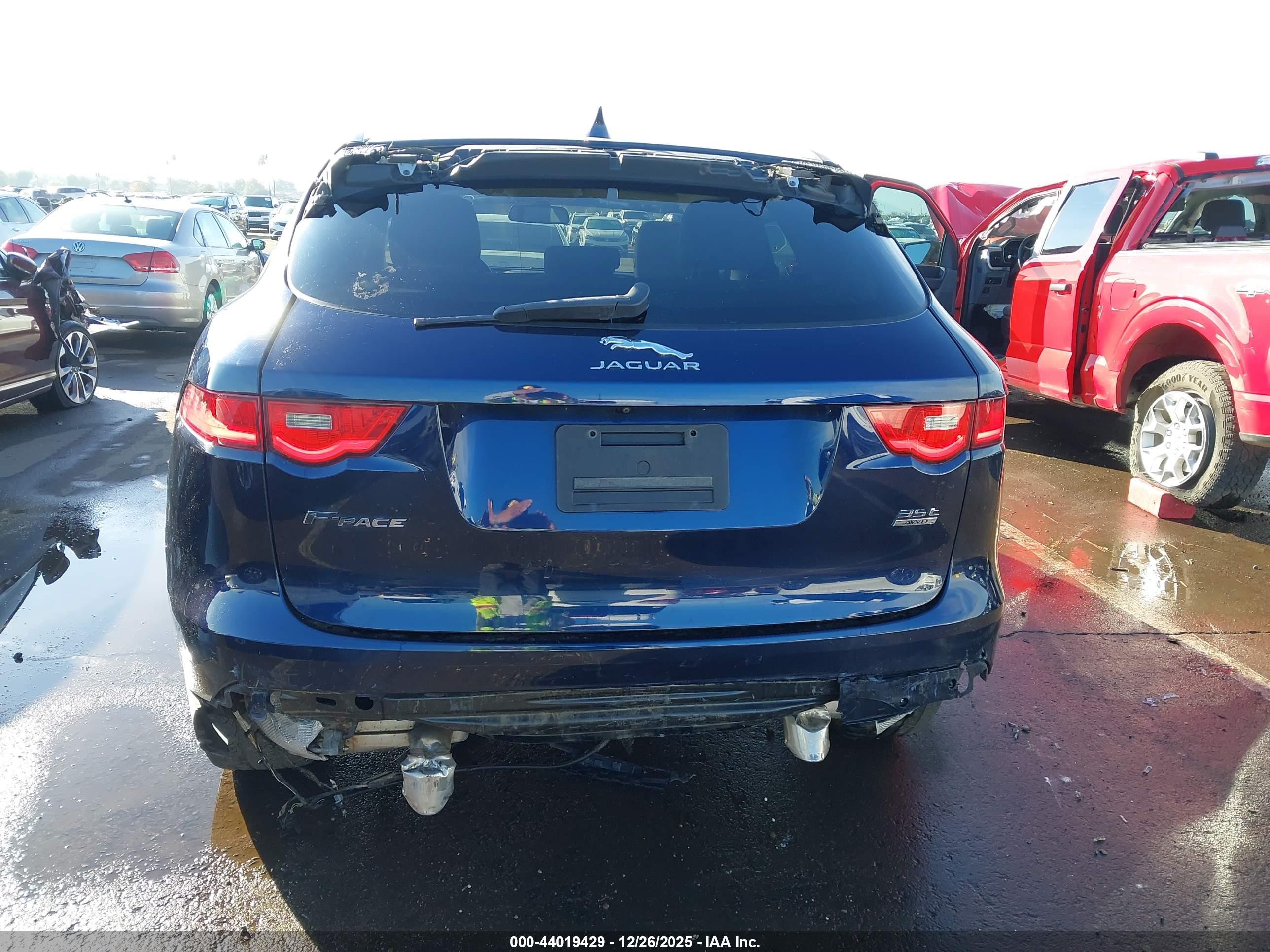 JAGUAR F-PACE image 6
