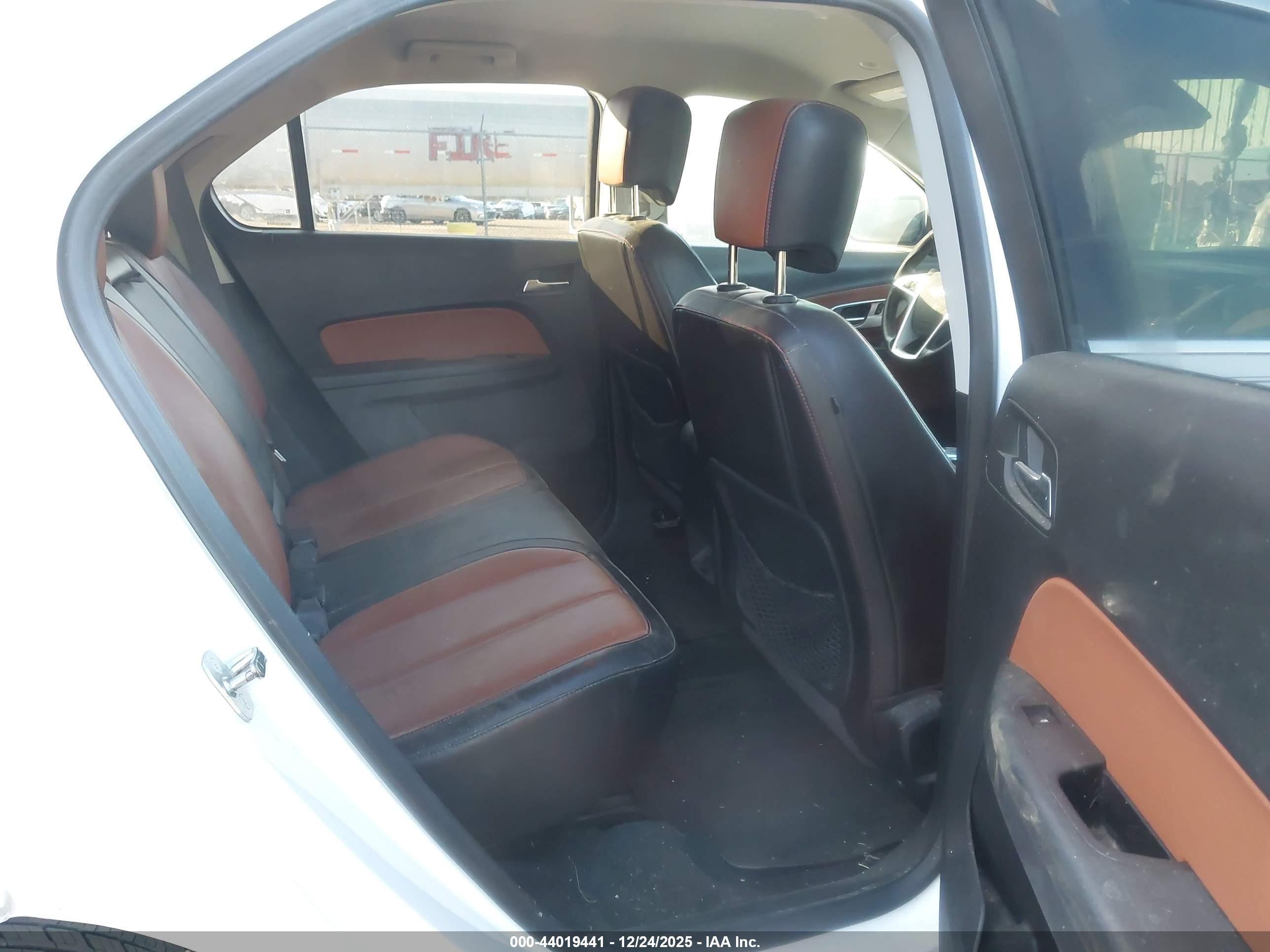 CHEVROLET EQUINOX image 8