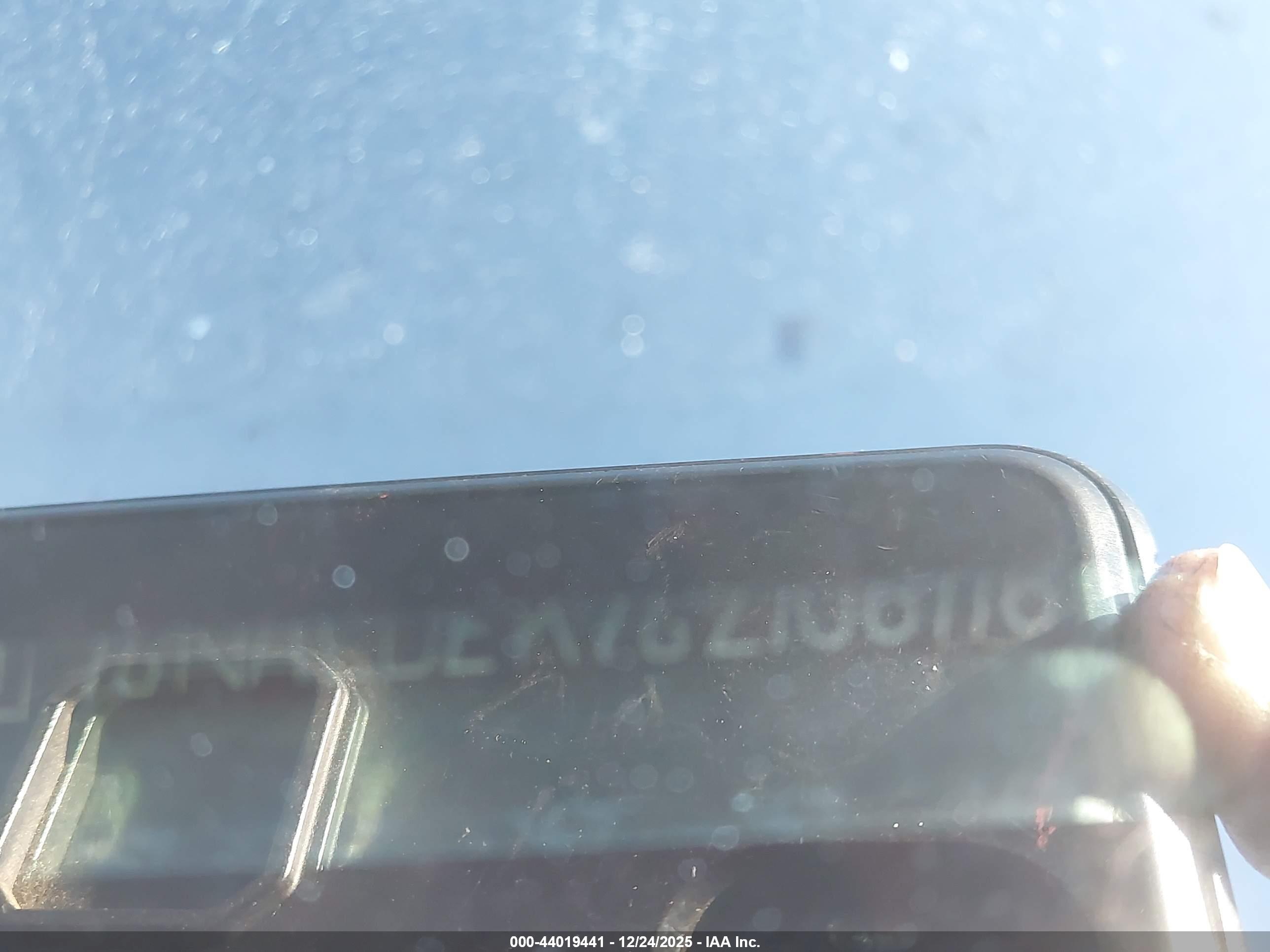 CHEVROLET EQUINOX image 9