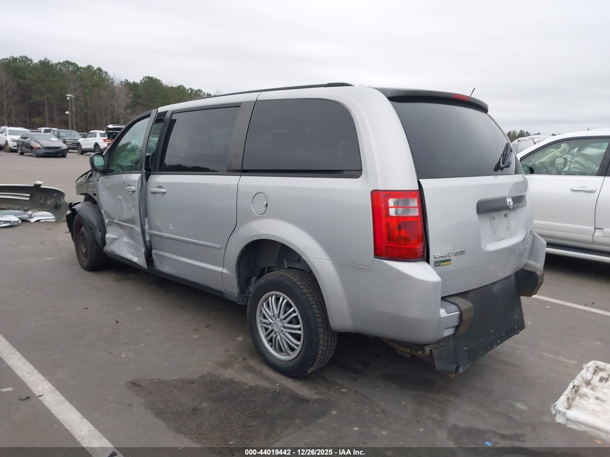DODGE GRAND image 3