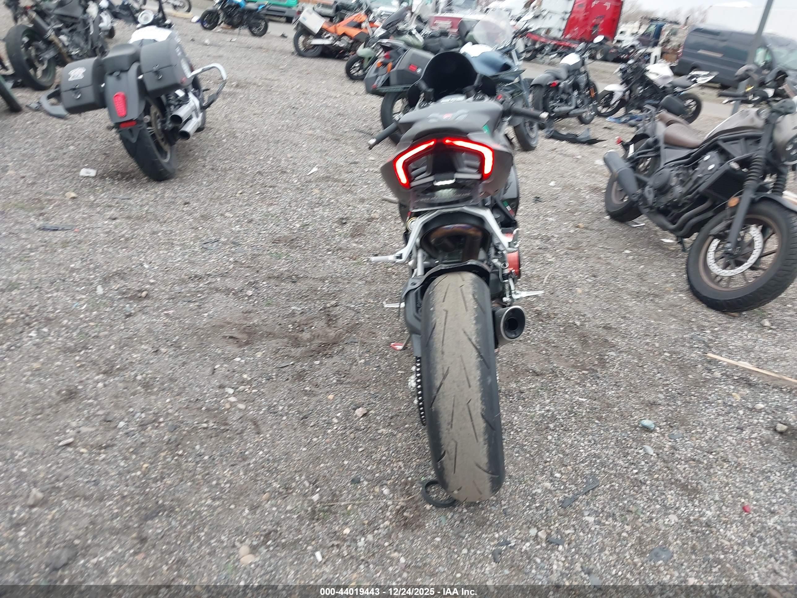 DUCATI PANIGALE image 6