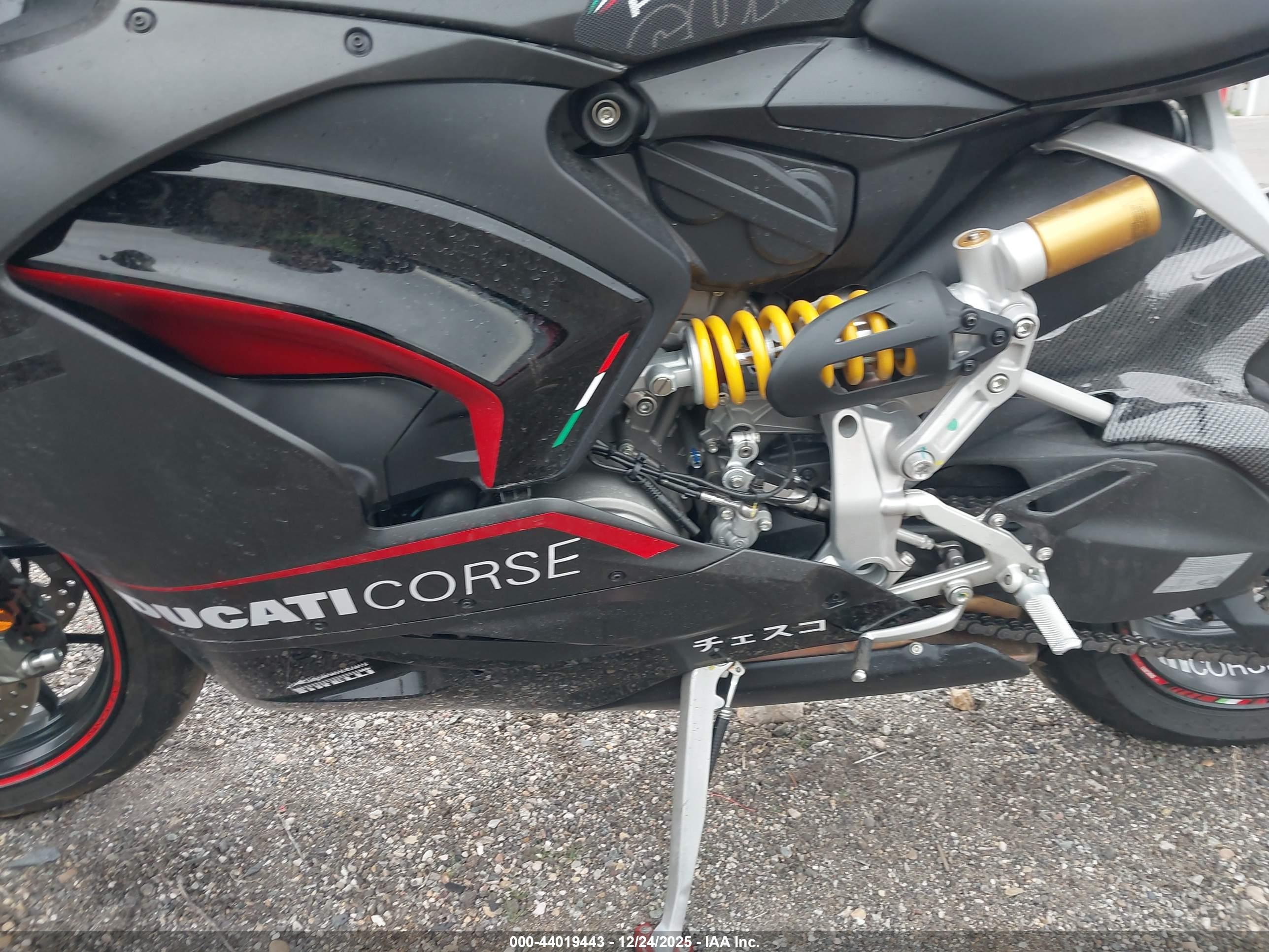 DUCATI PANIGALE image 9