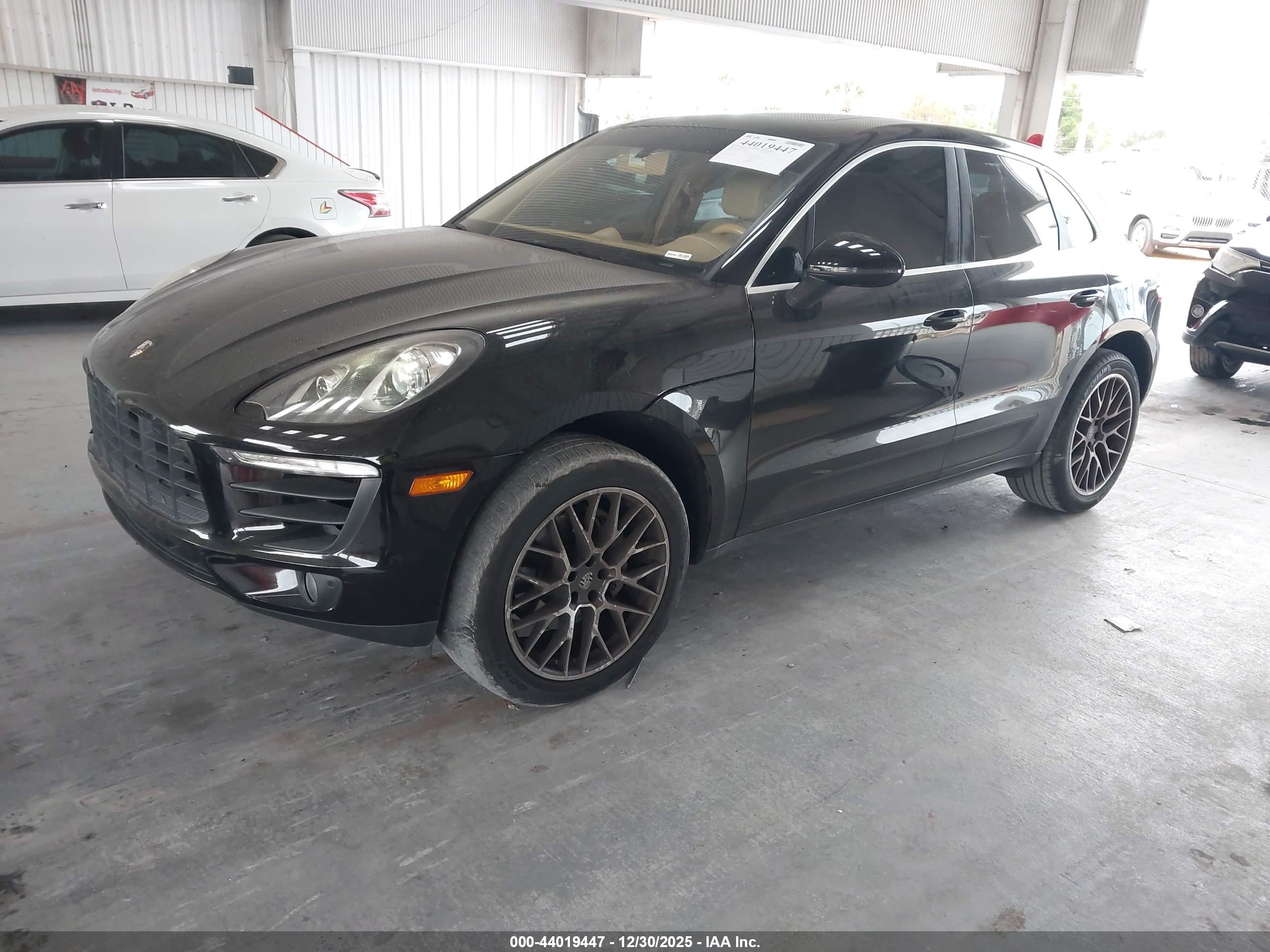 PORSCHE MACAN image 2