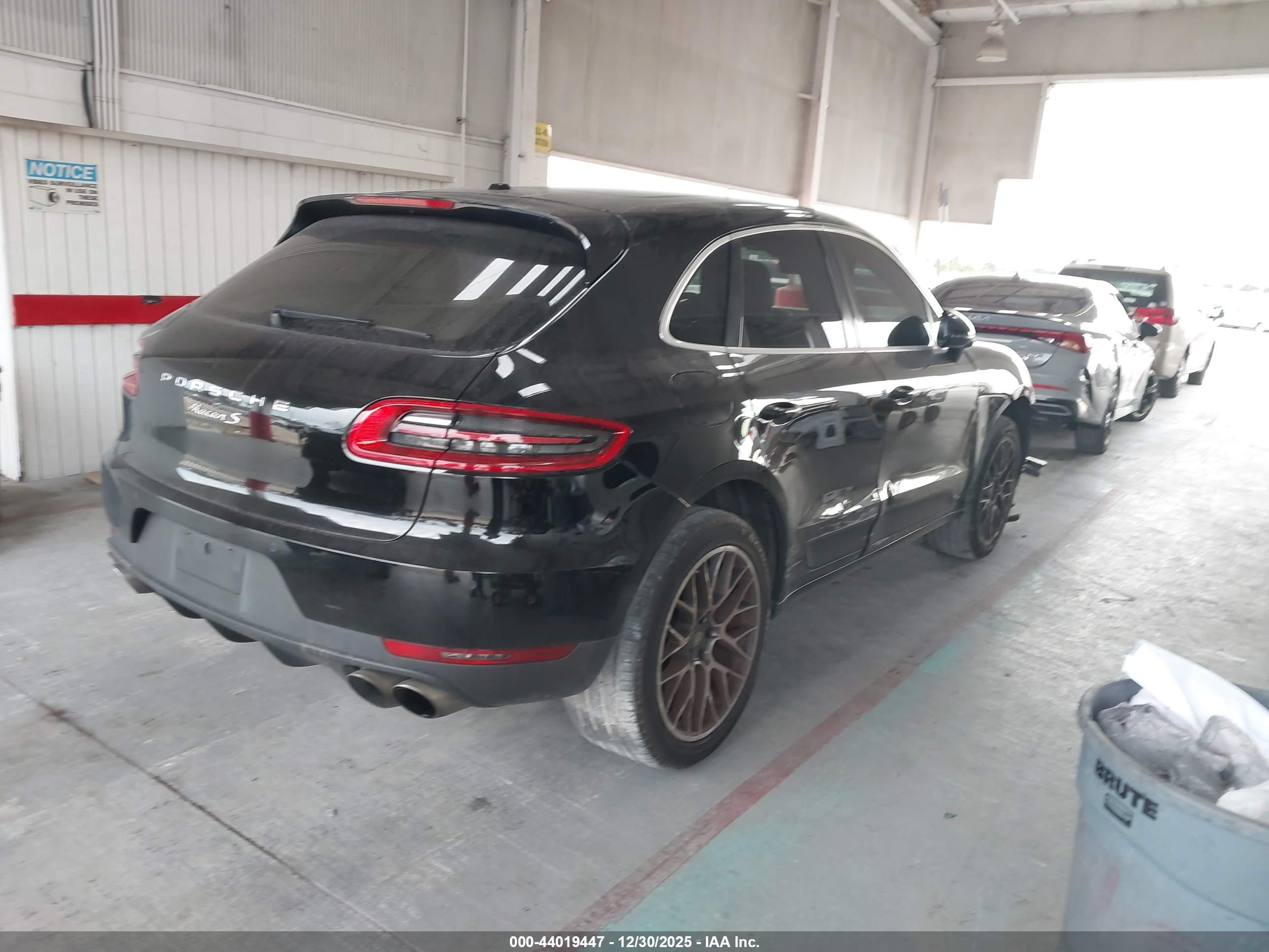 PORSCHE MACAN image 4