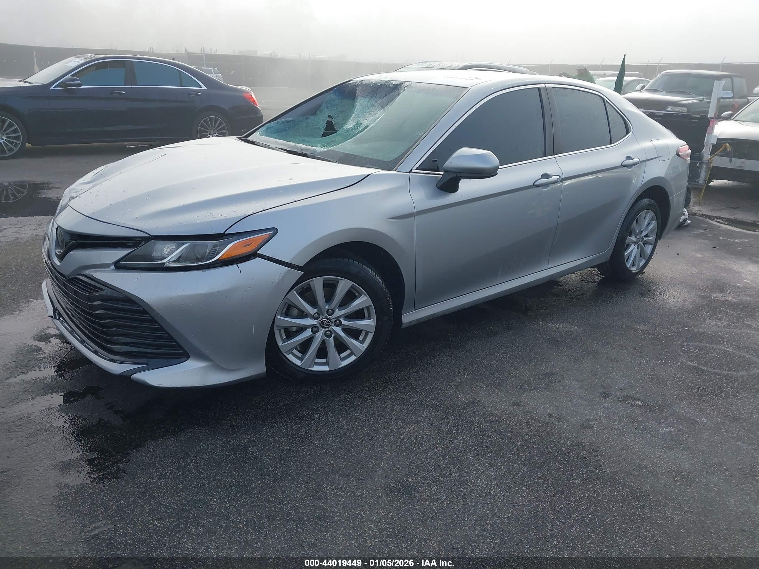 TOYOTA CAMRY image 2