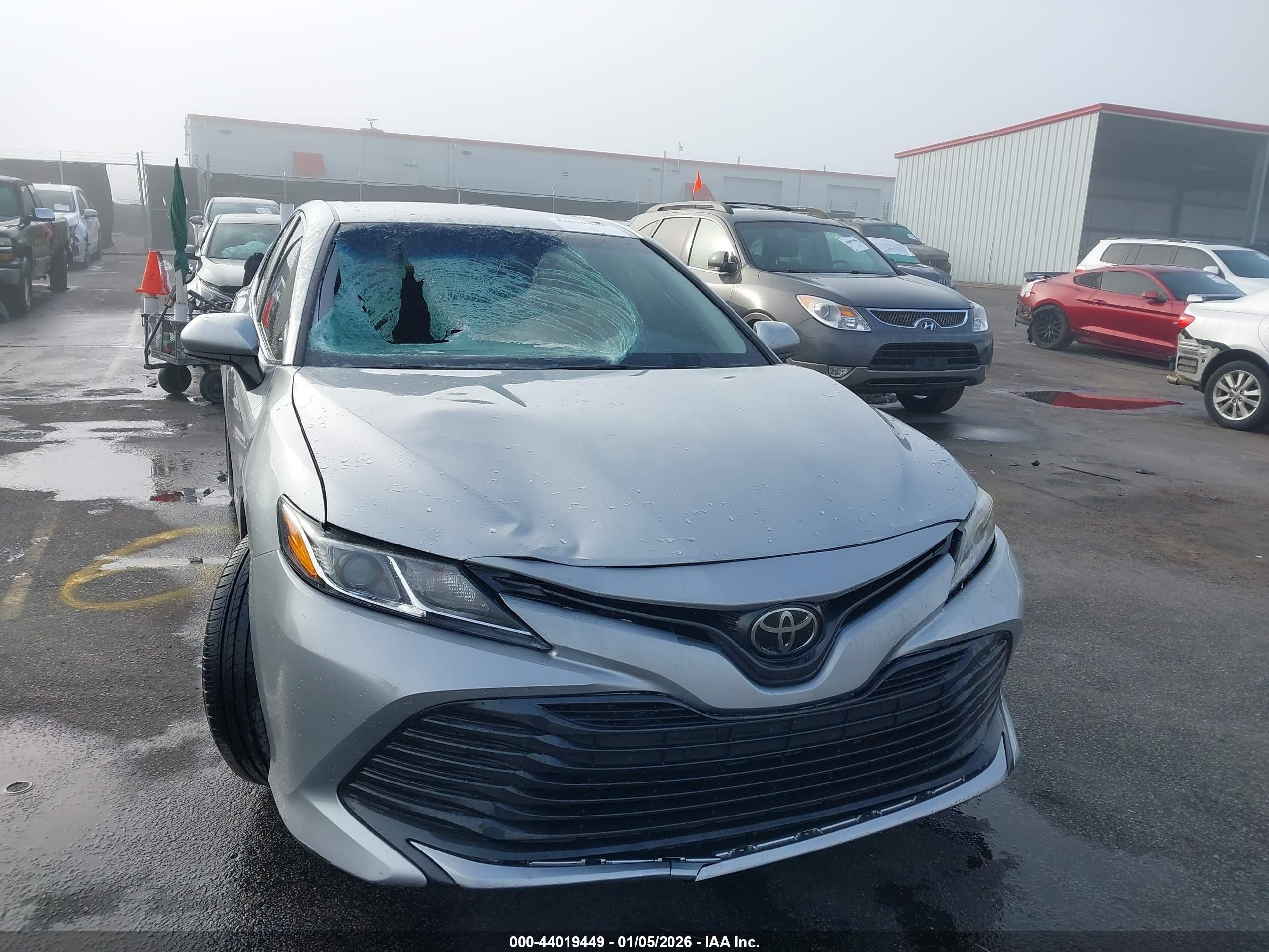 TOYOTA CAMRY image 6